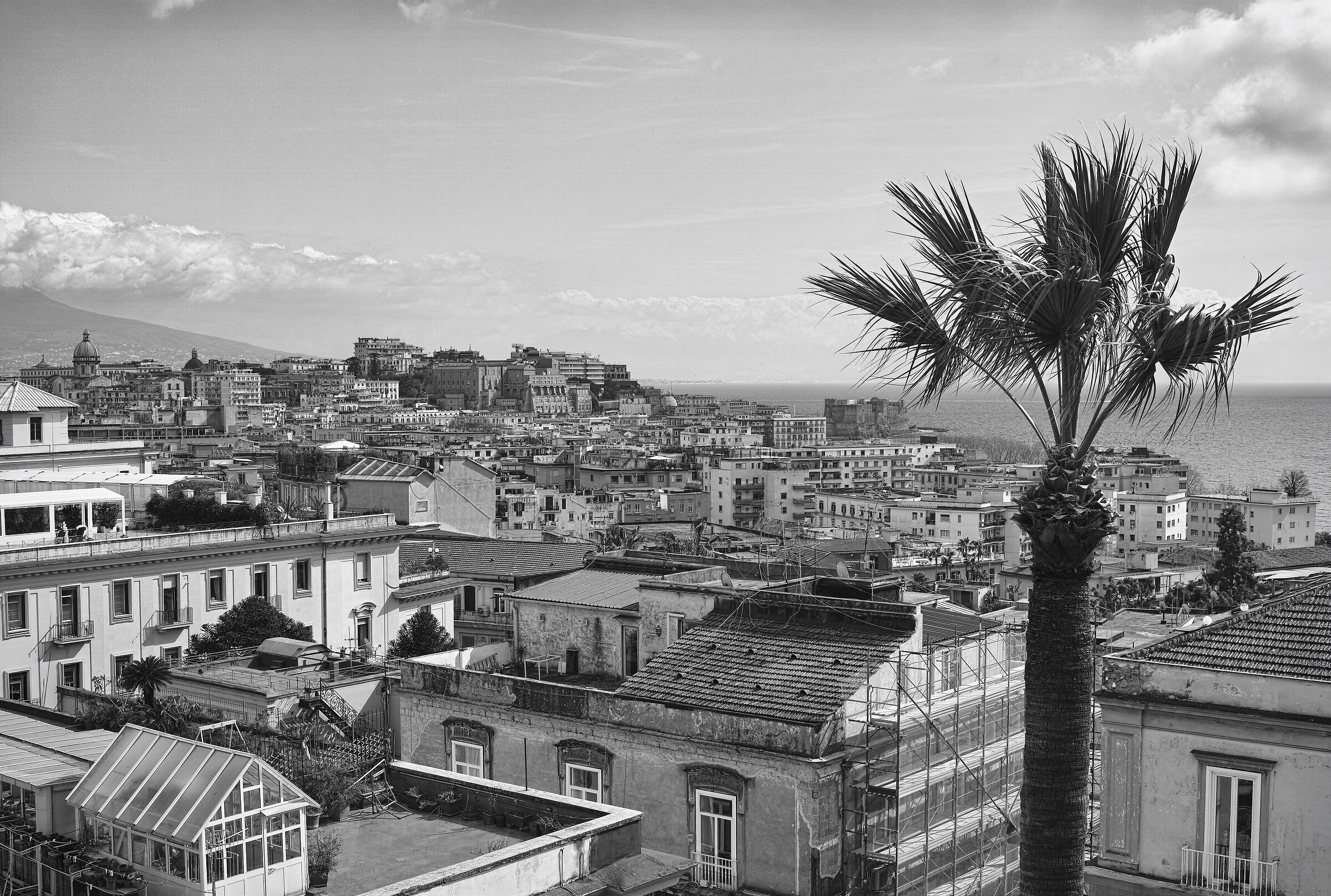 Naples - Going down from Corso Vittorio Emanuele...
