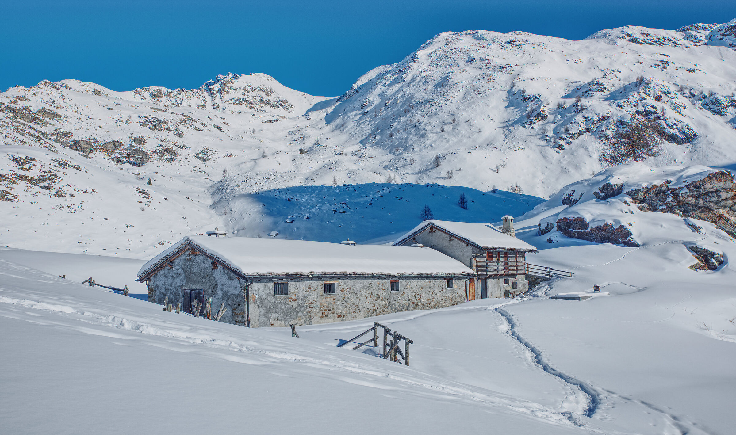 Val d'Aosta-January 2024 snowshoeing Artaz-Alpe Champlon