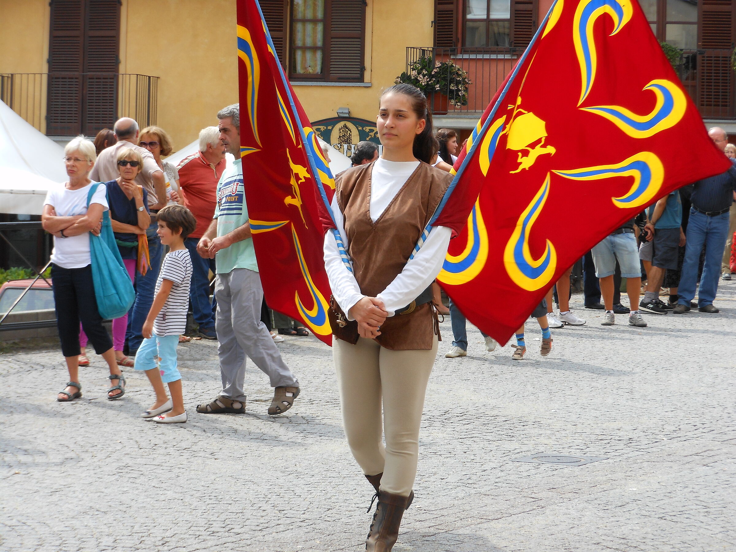 Flag-wavers (Torre Pellice)