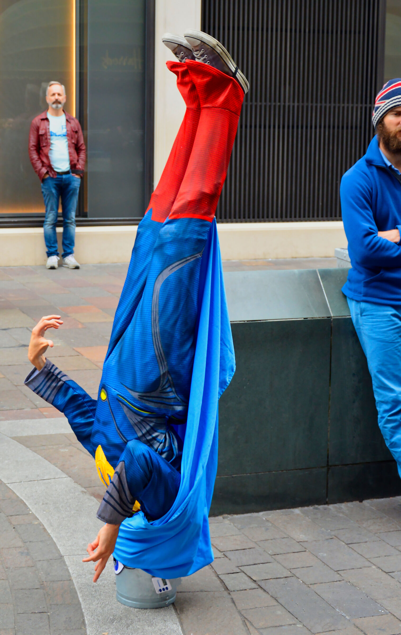 Saldi da Harrods da capogiro! Un eroe sottosopra
