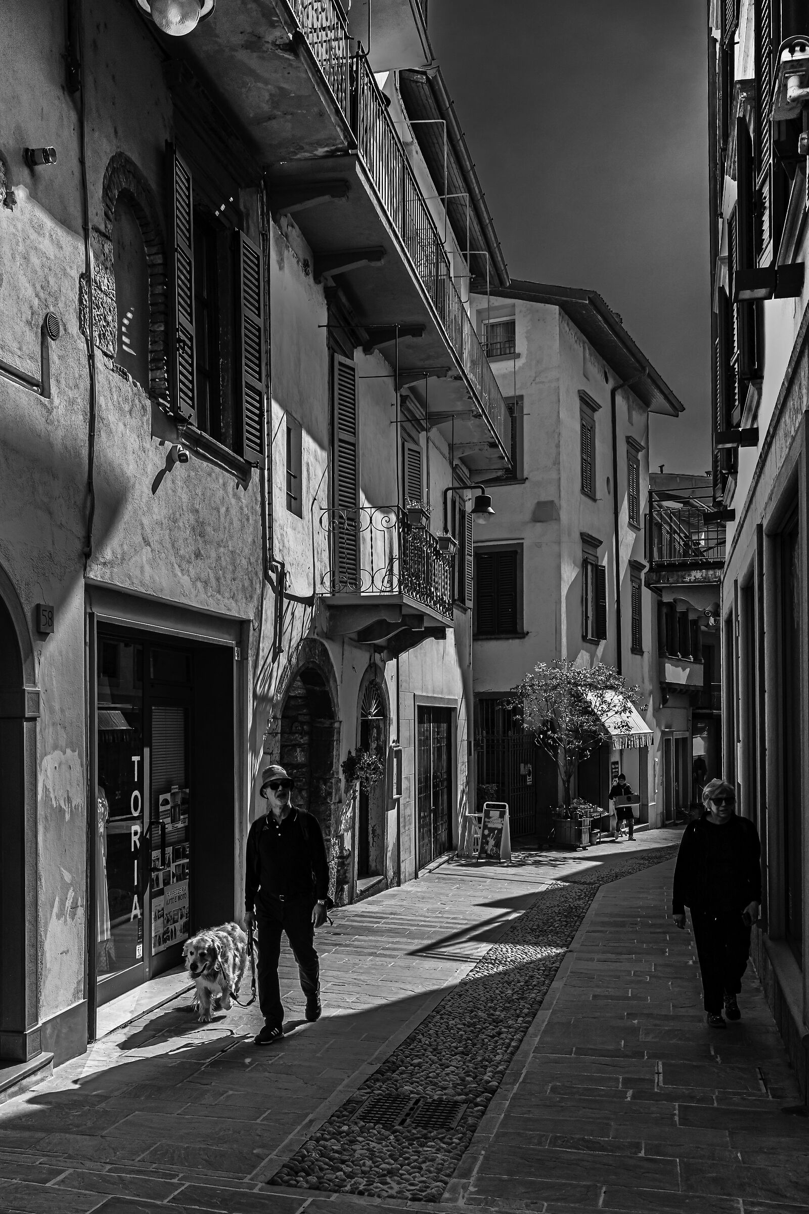 Through the streets of Sarnico