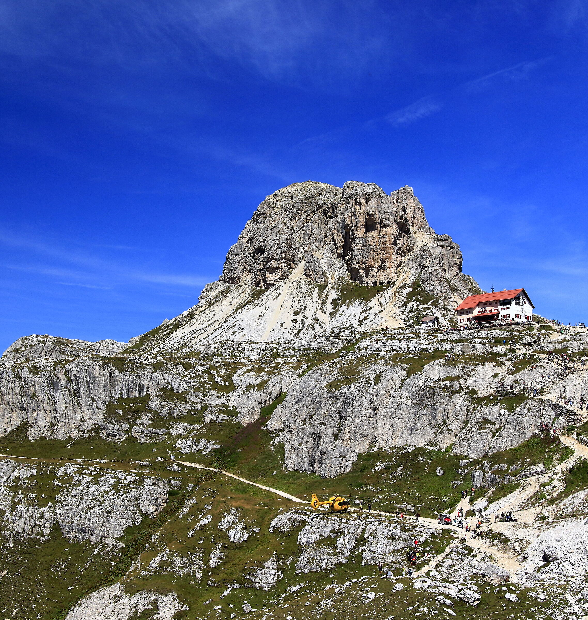 Rifugio Locatelli. la montagna è rispetto e sicurezza