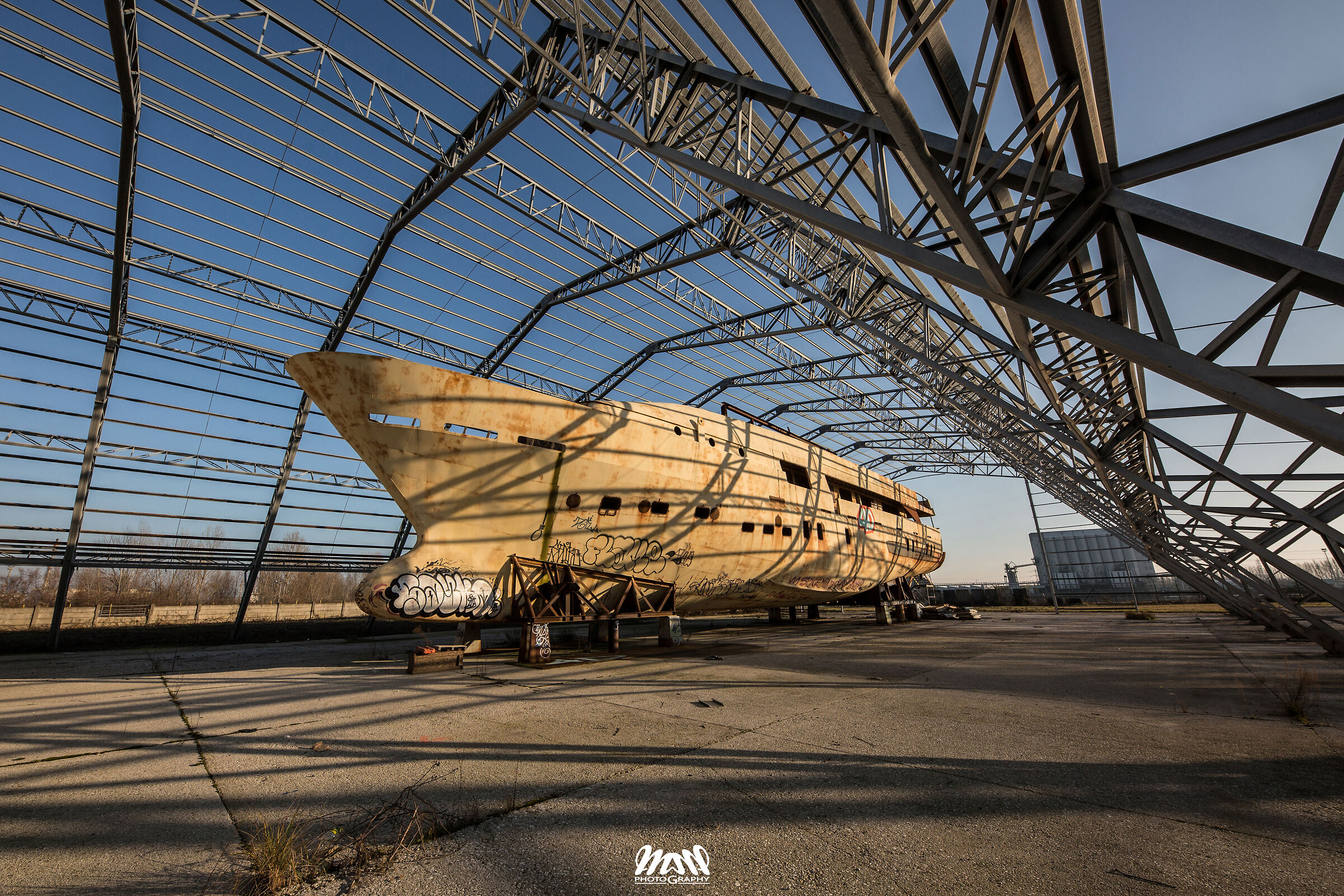 La Fabbrica con lo Yacht