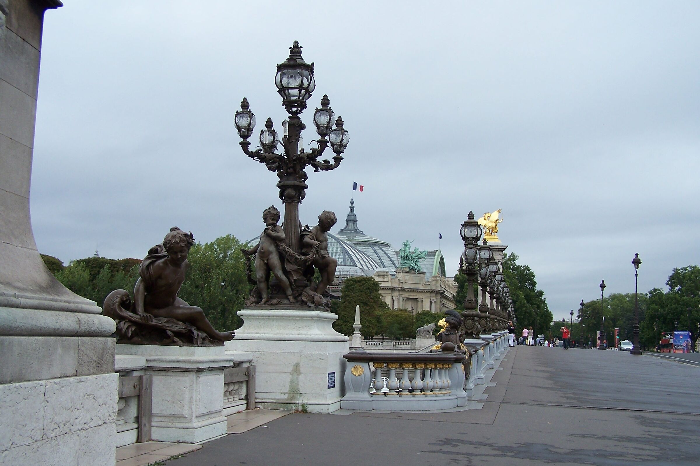Famous Parisian bridge