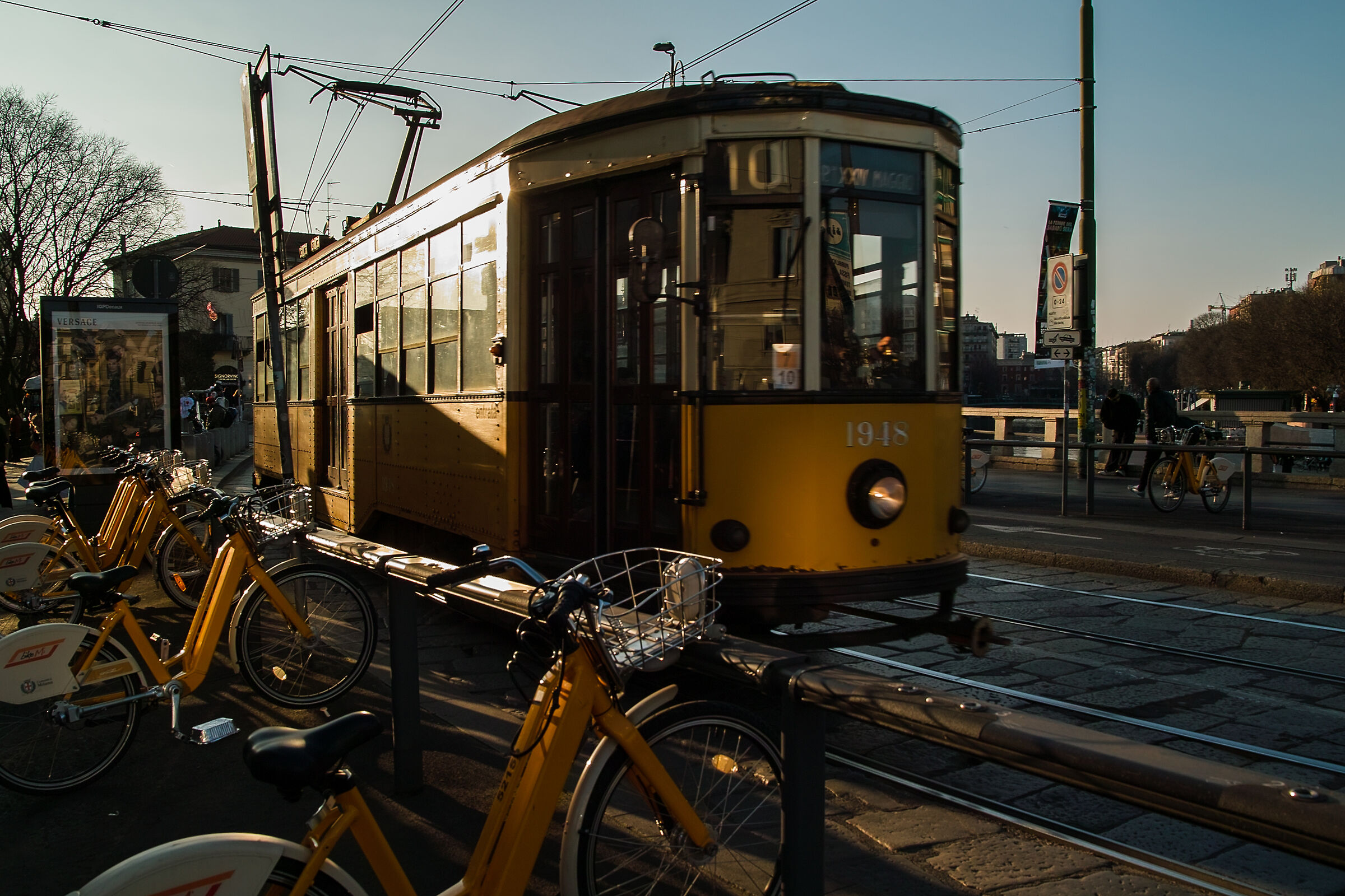 Tram Carrelli Giallo