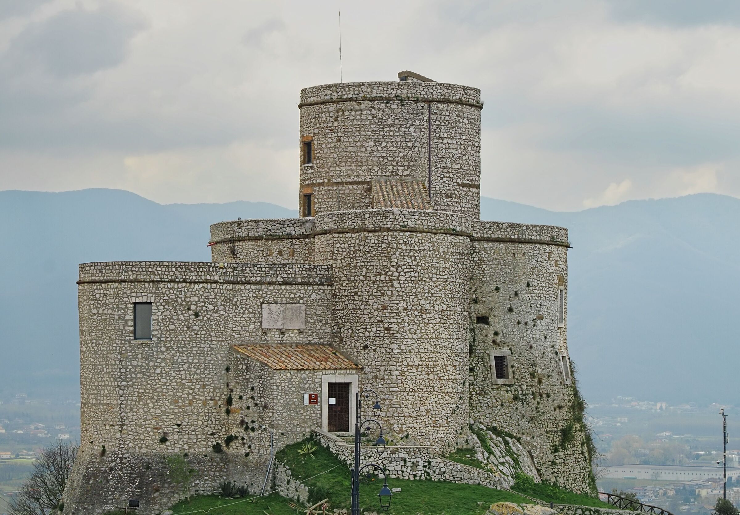 Tower of Montesarchio (2)