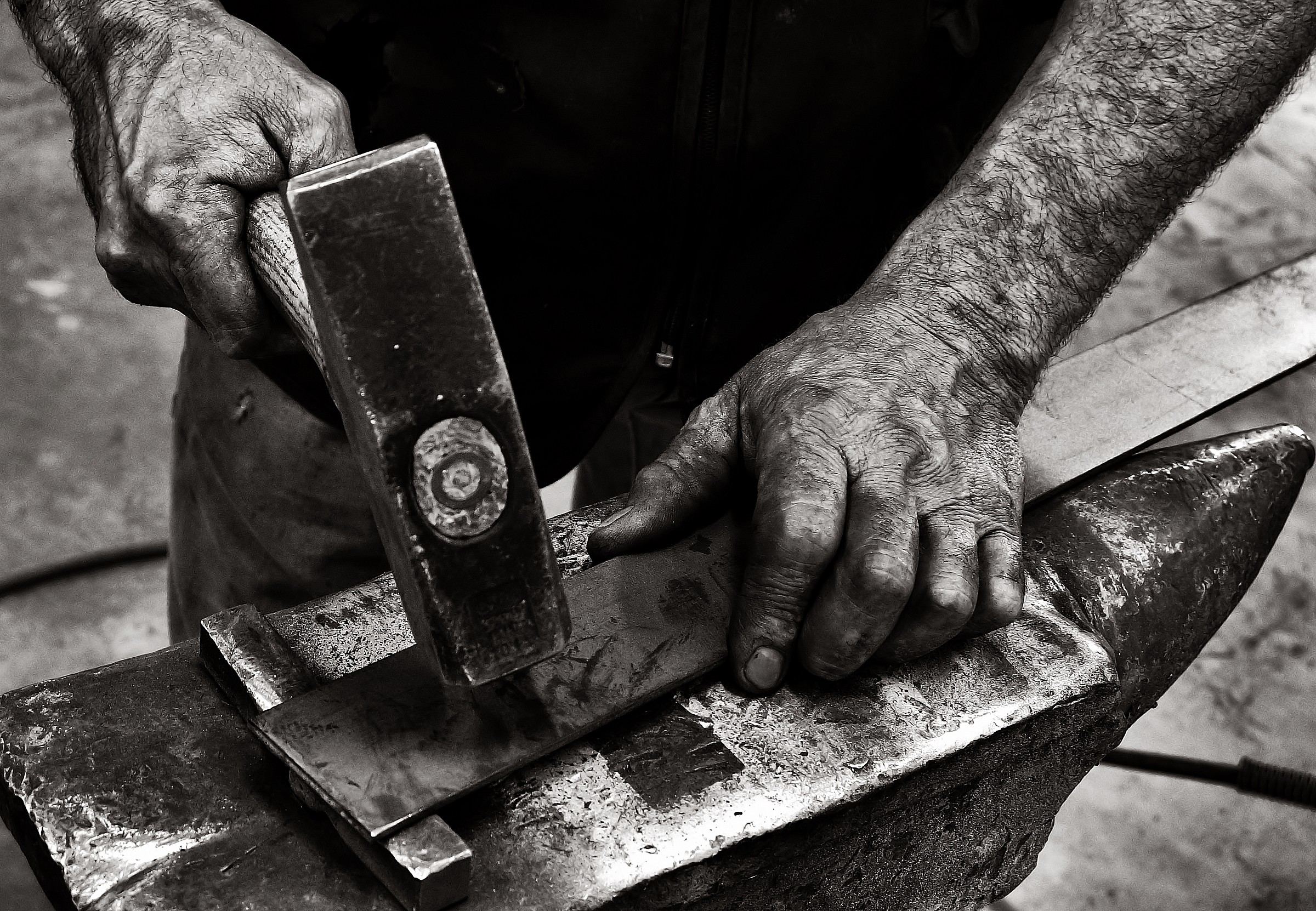 Il ferro nelle mani del fabbro
