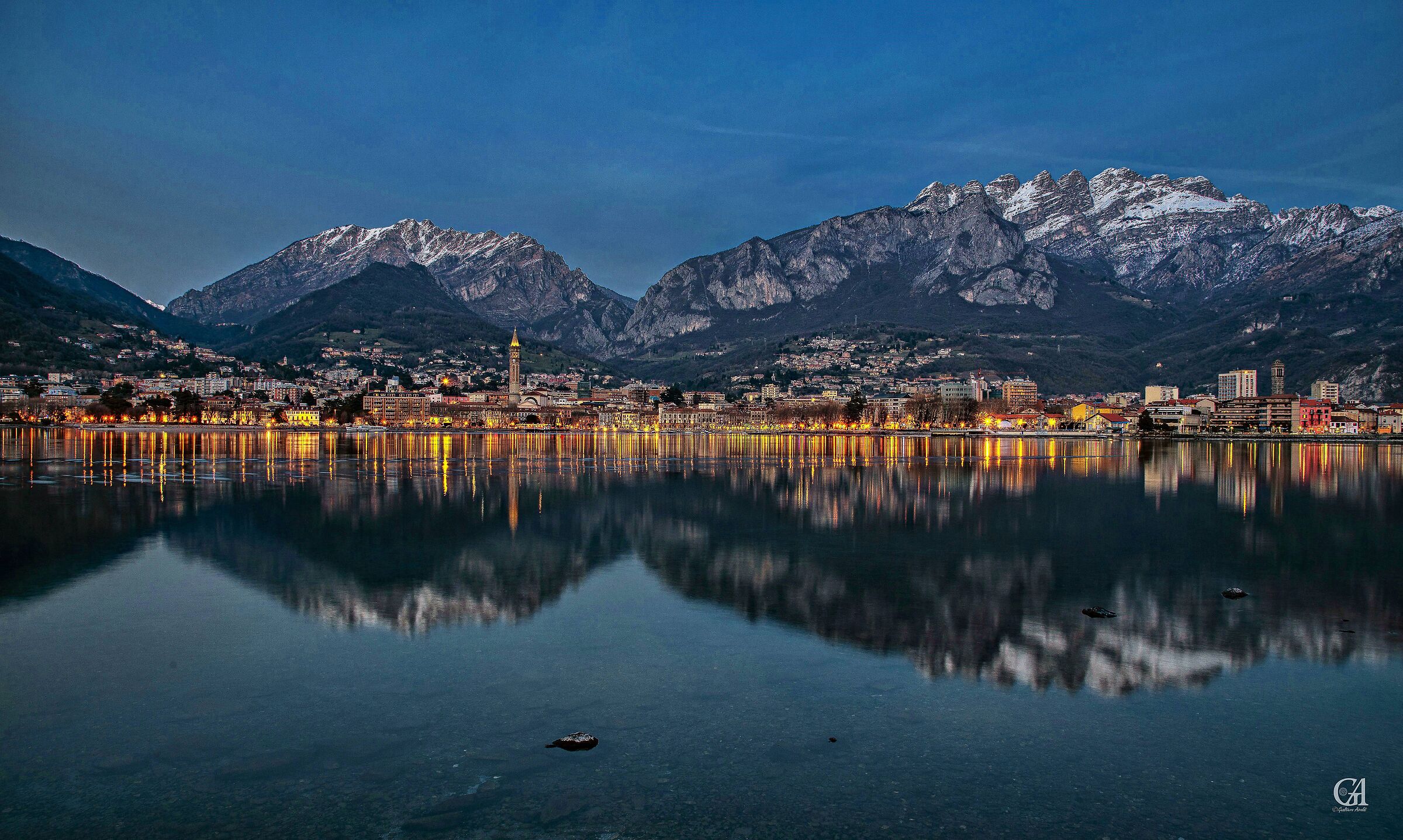 Lungolago di Lecco - Ora blu
