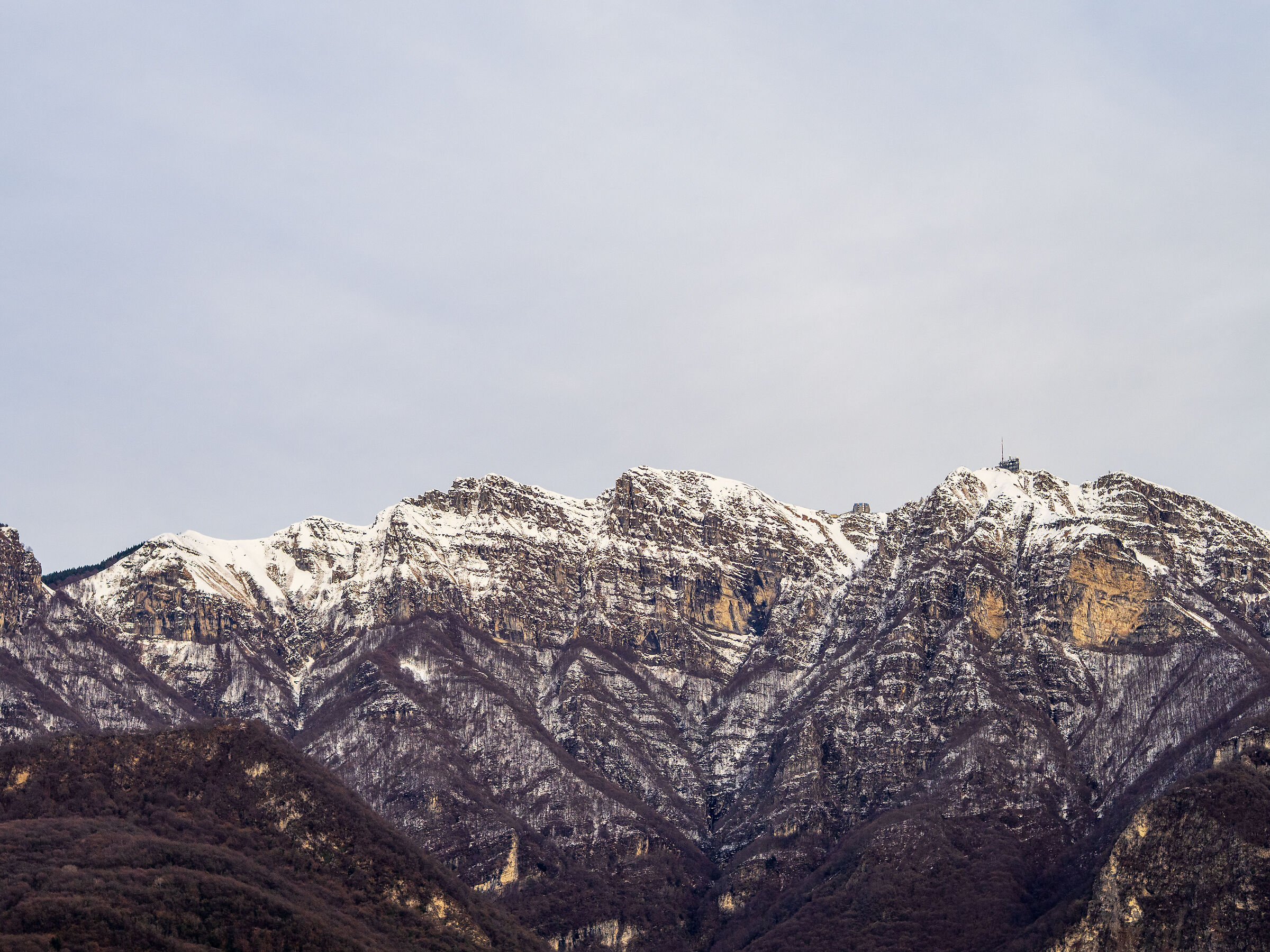 Un Monte Generoso ottimo come sfondo del desktop!