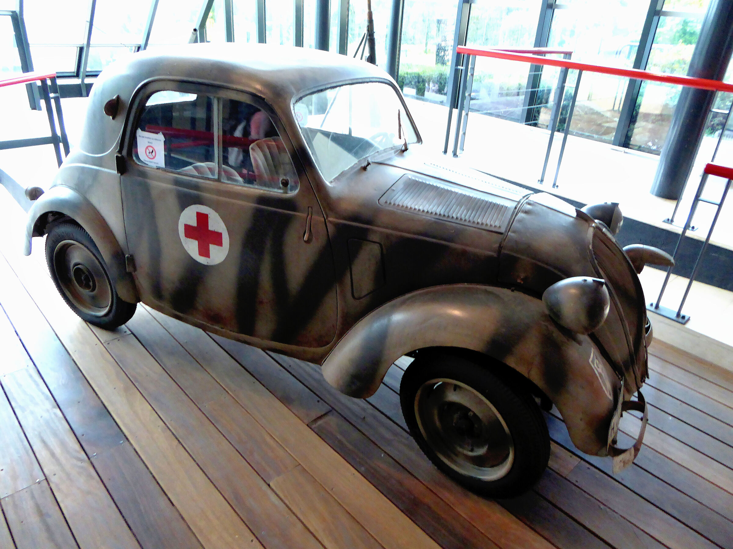 Normandia, auto dell'anno 1944