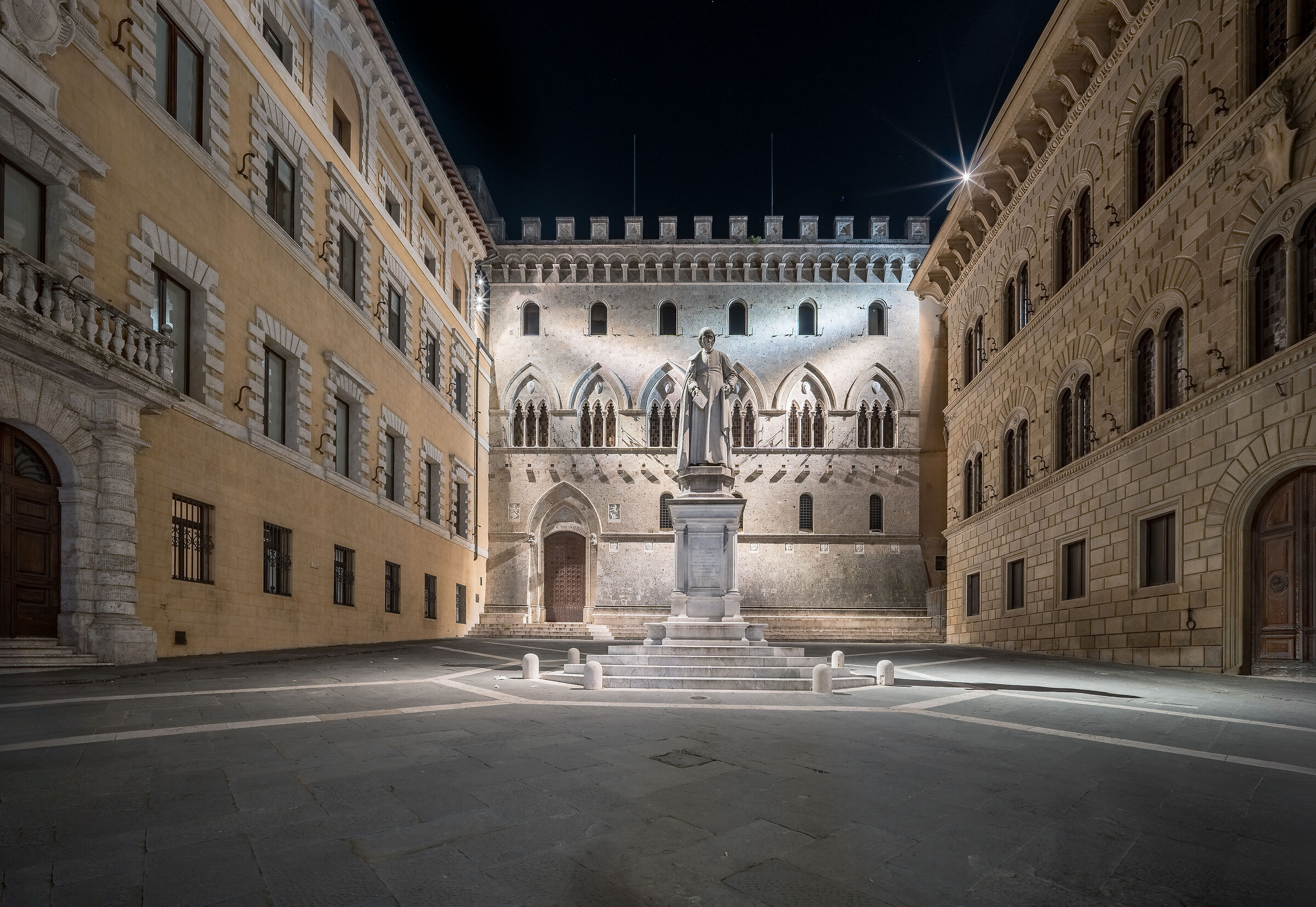 Piazza Salimbeni