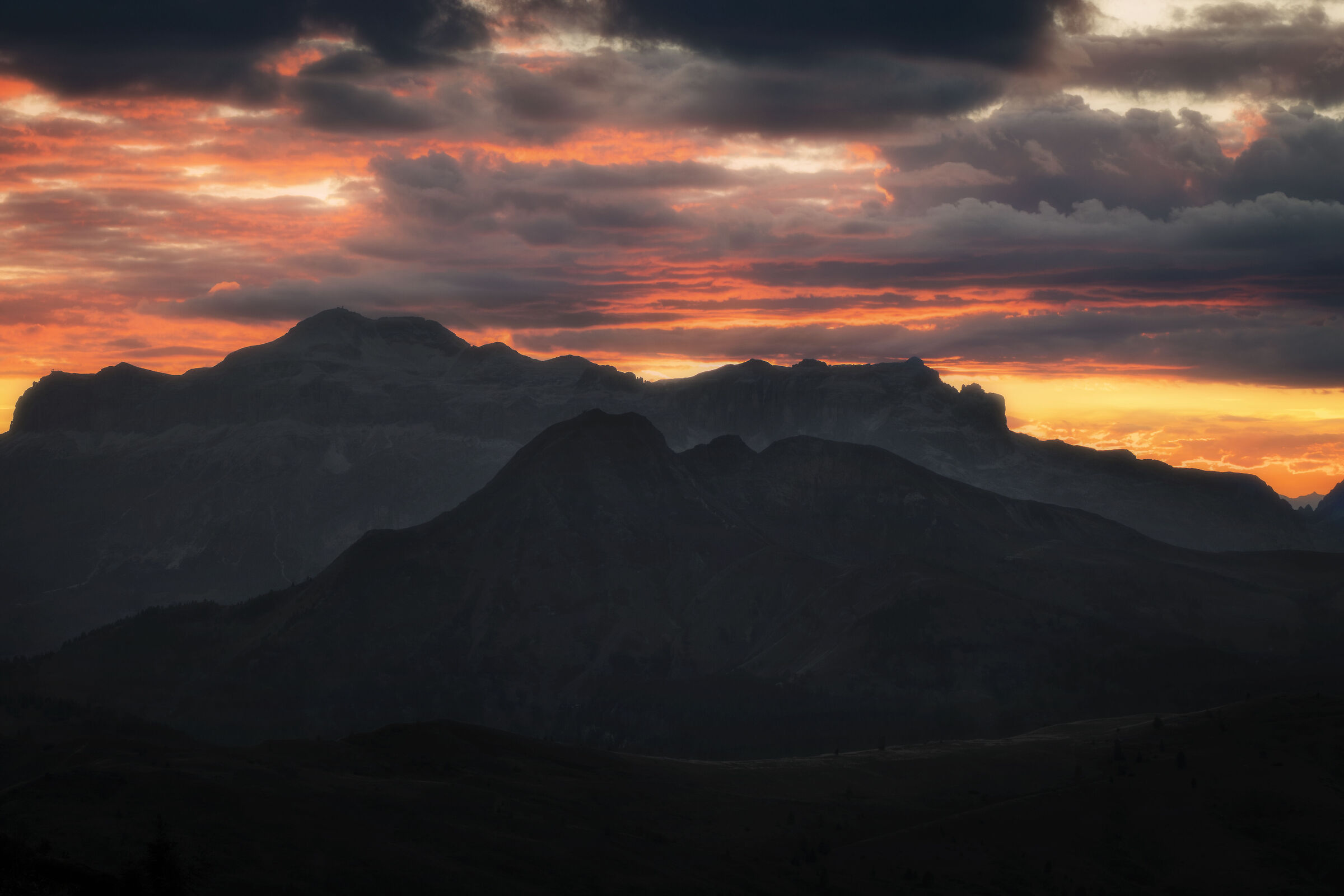 Looking at the Marmolada from Passo Giau