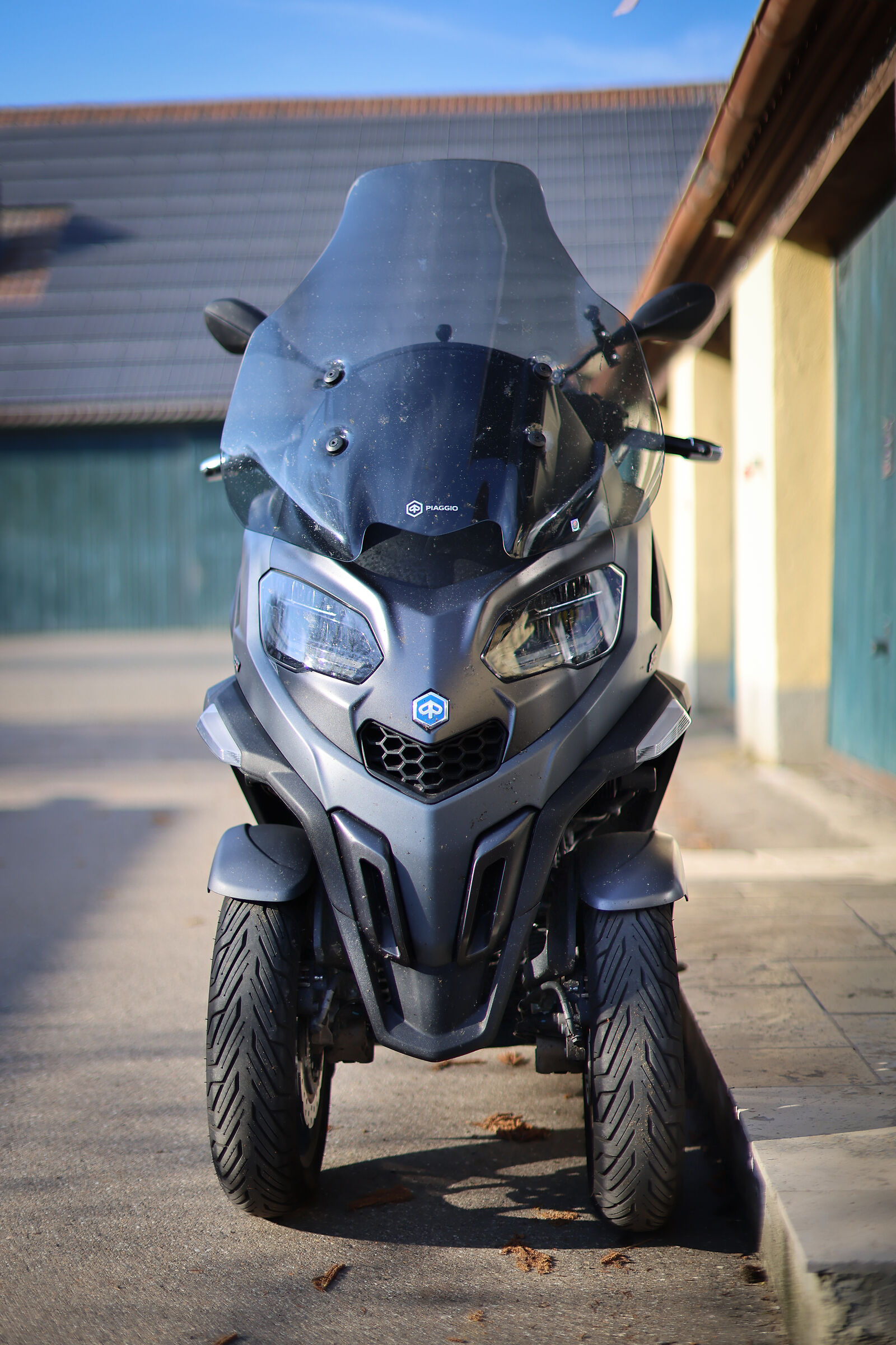 Piaggio MP3 01