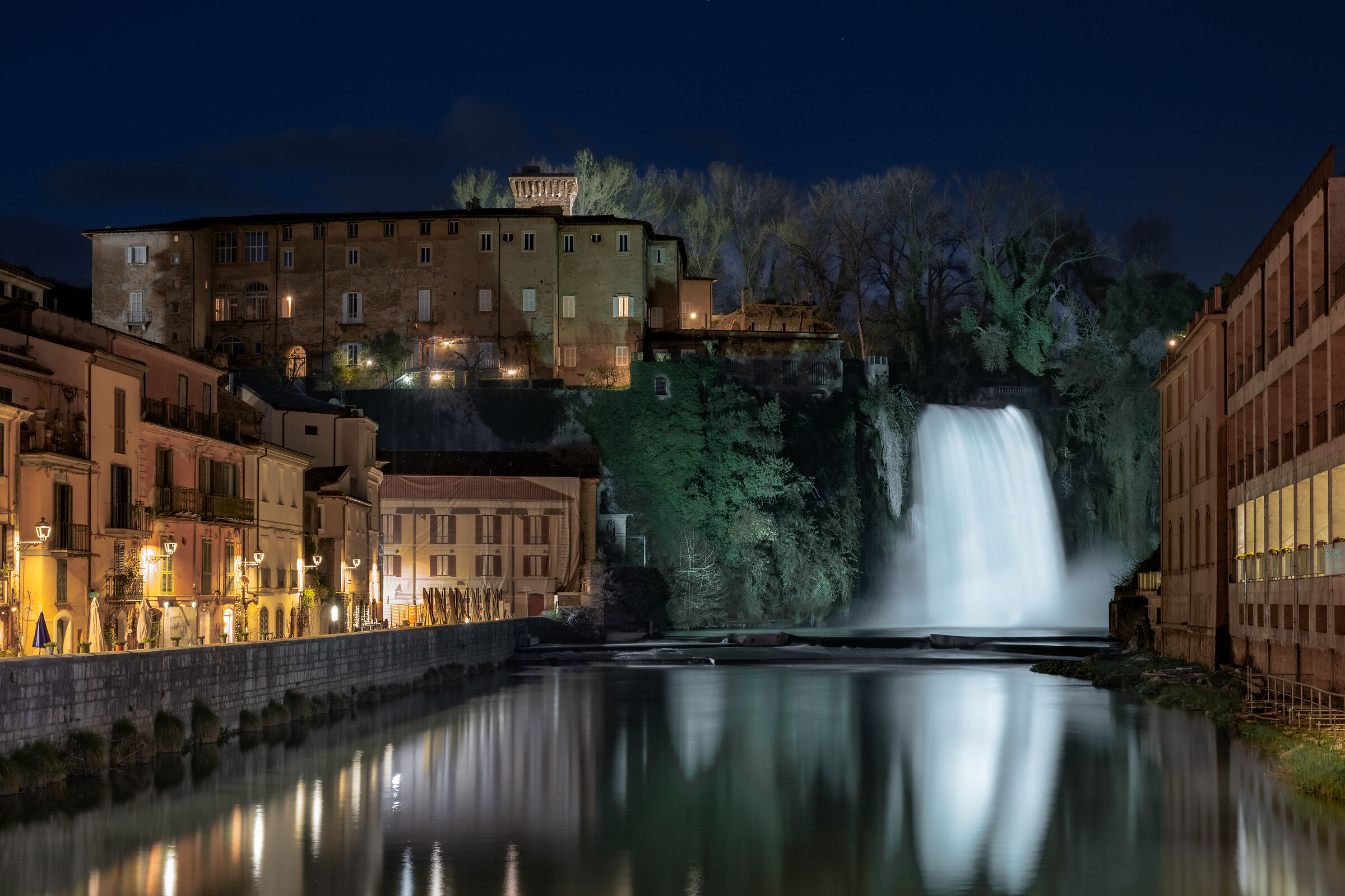 Cascata Isola del Liri di sera