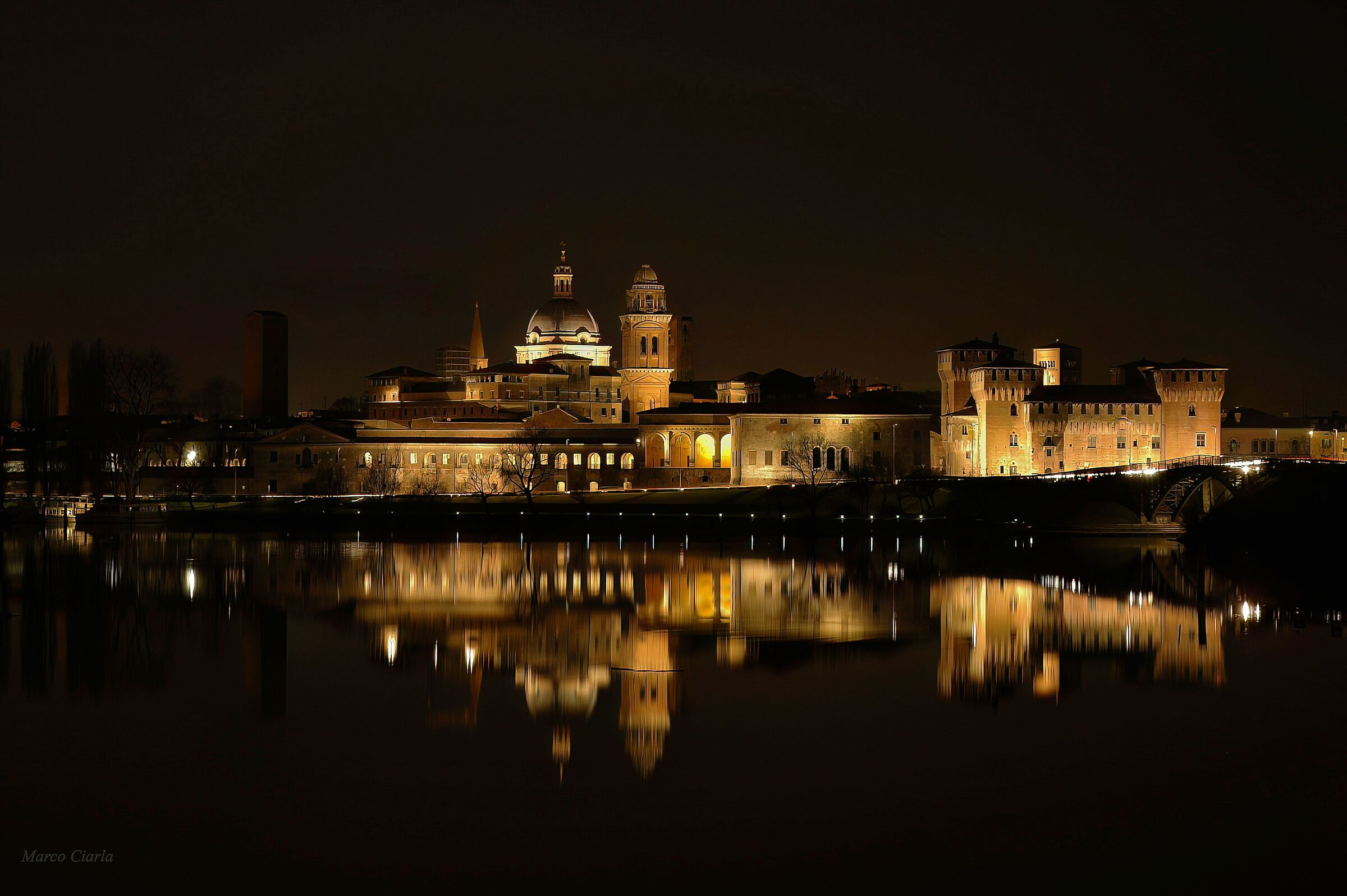 Mantova di notte