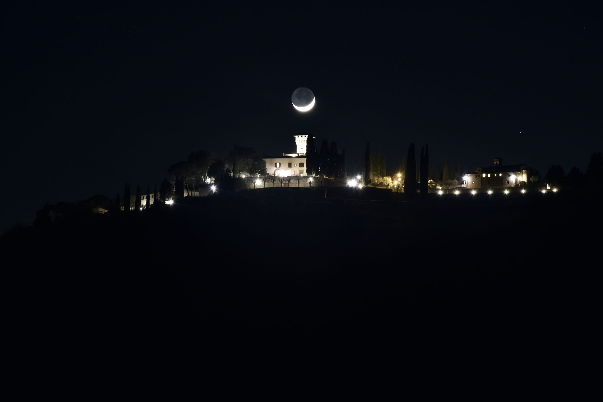 Chianti, castle & moon