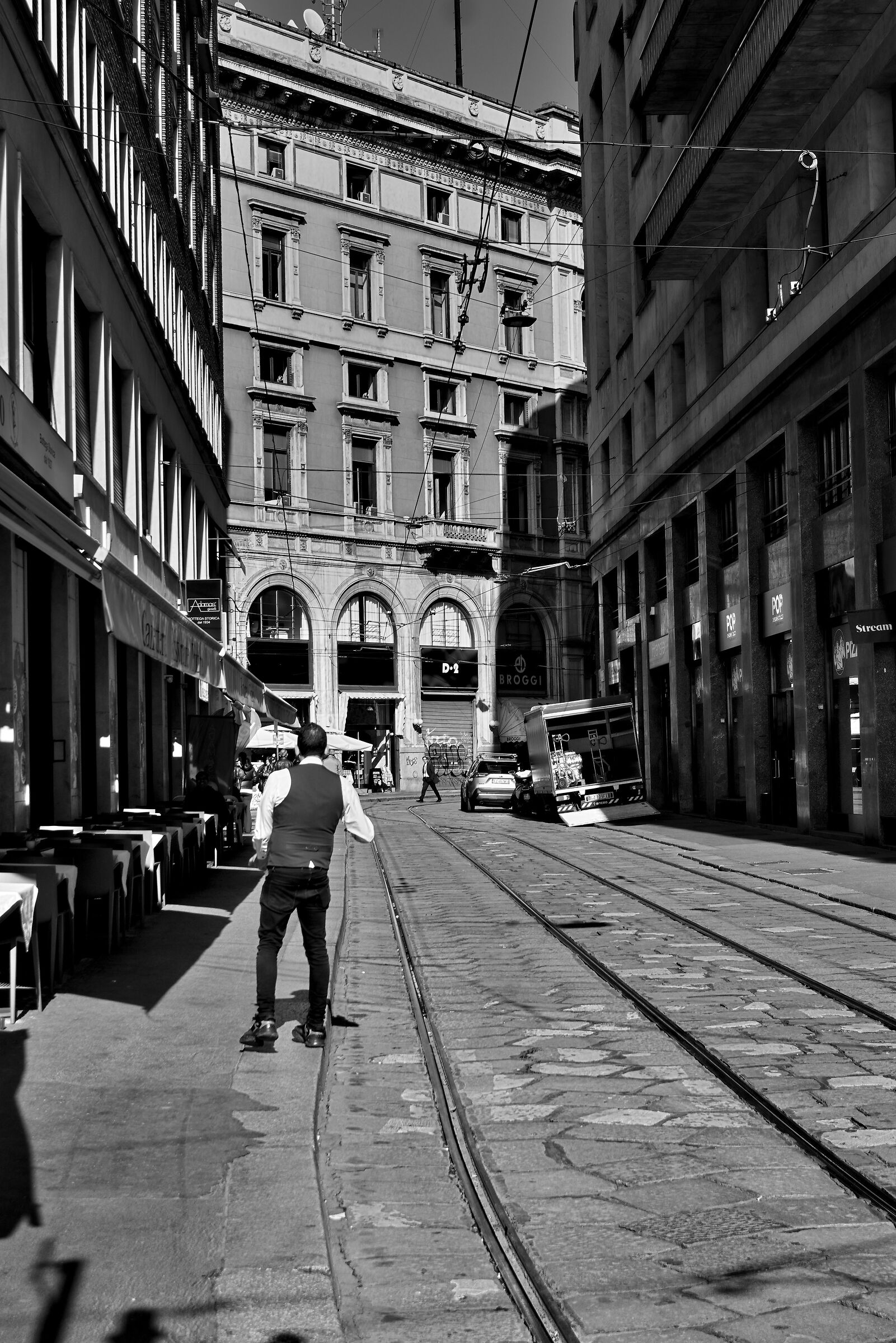 excuse me.. The bill!