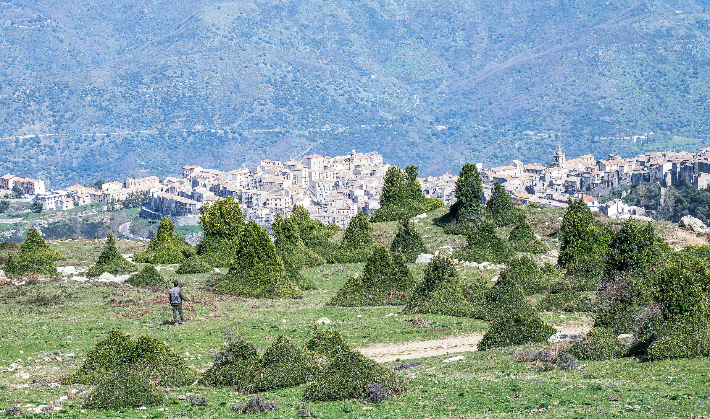 The natural pyramids of the Sicilian mountains