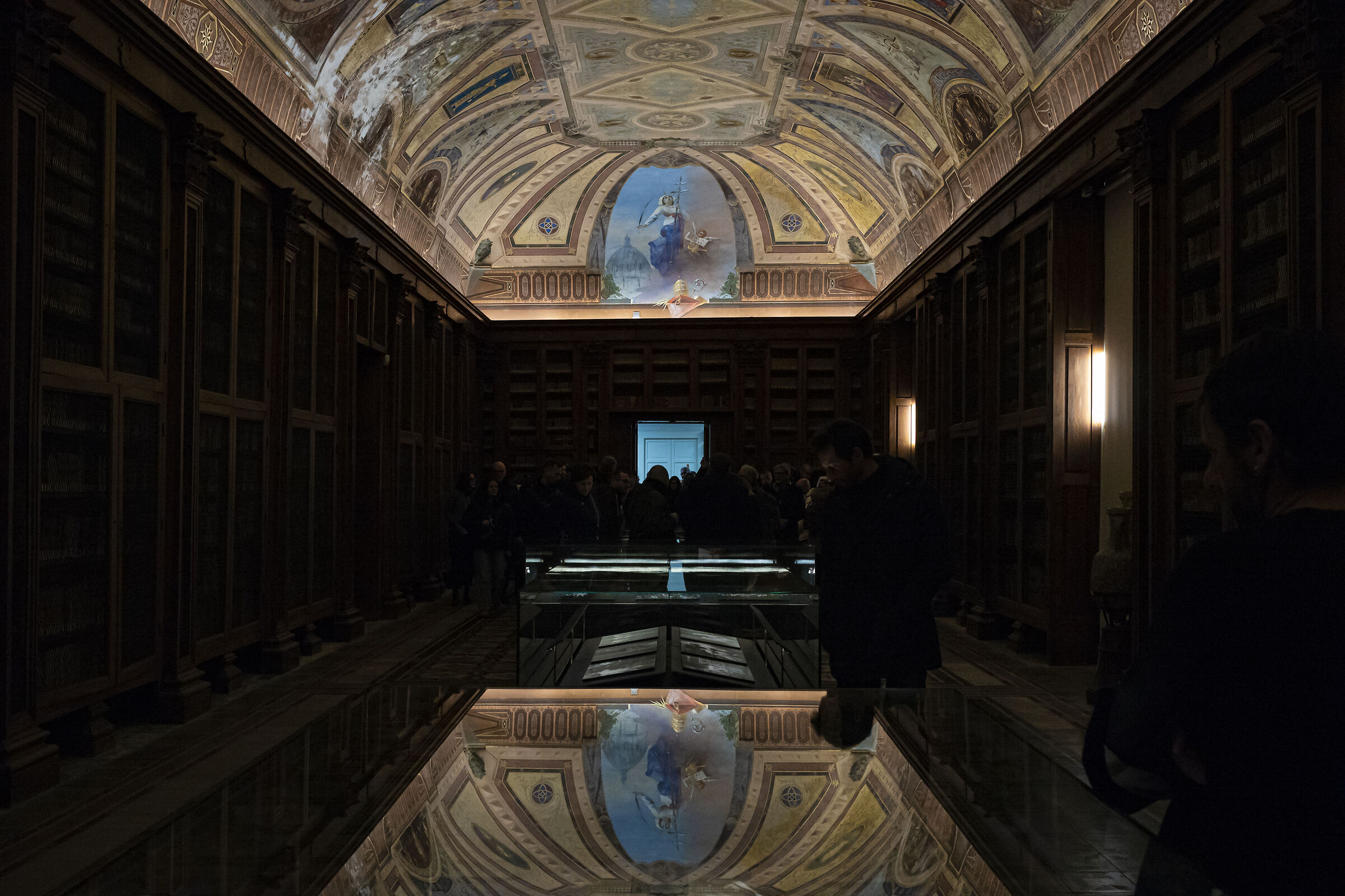 The silent song of the vaults