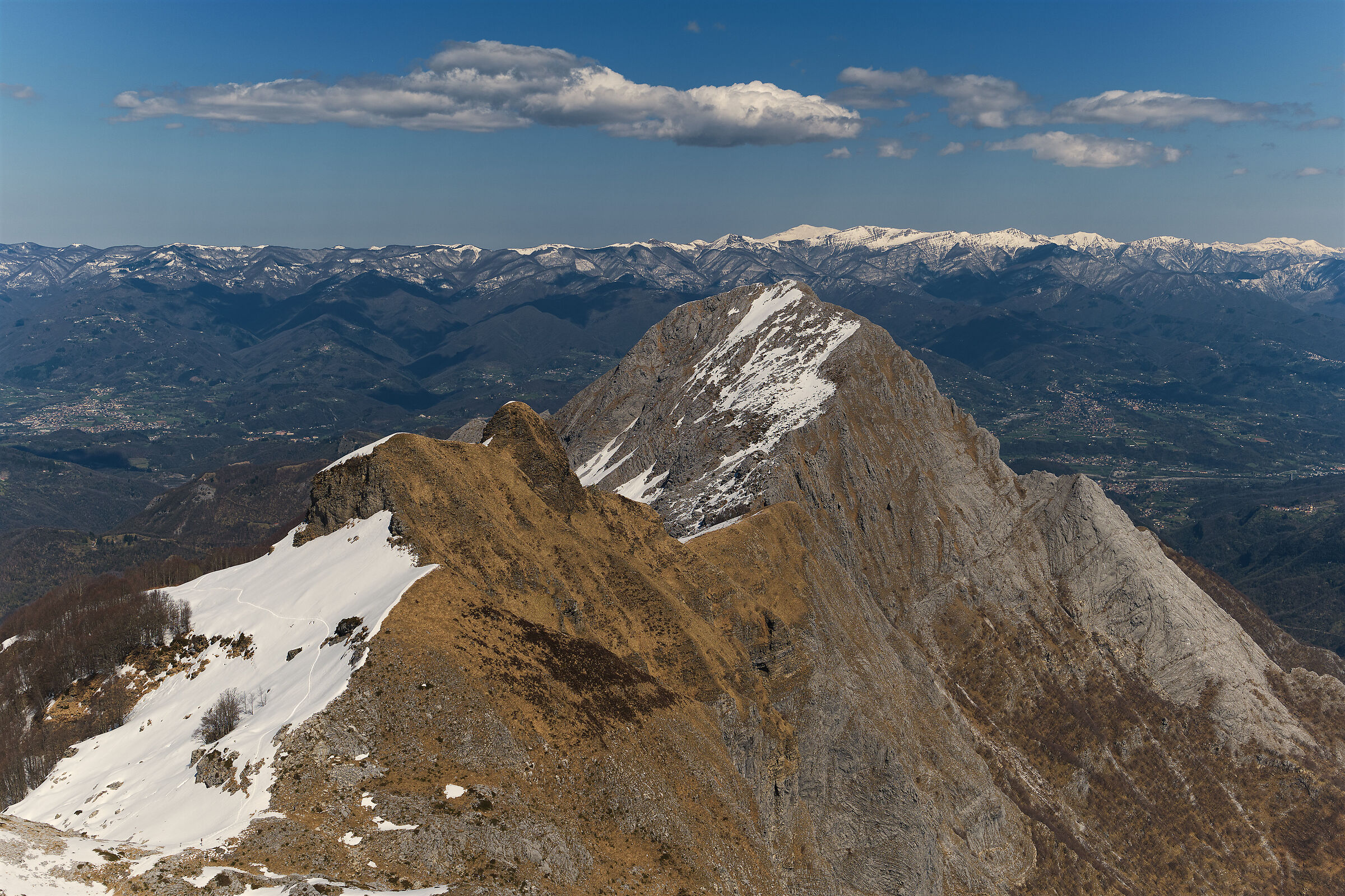 Omo Morto from the ridge of Pania