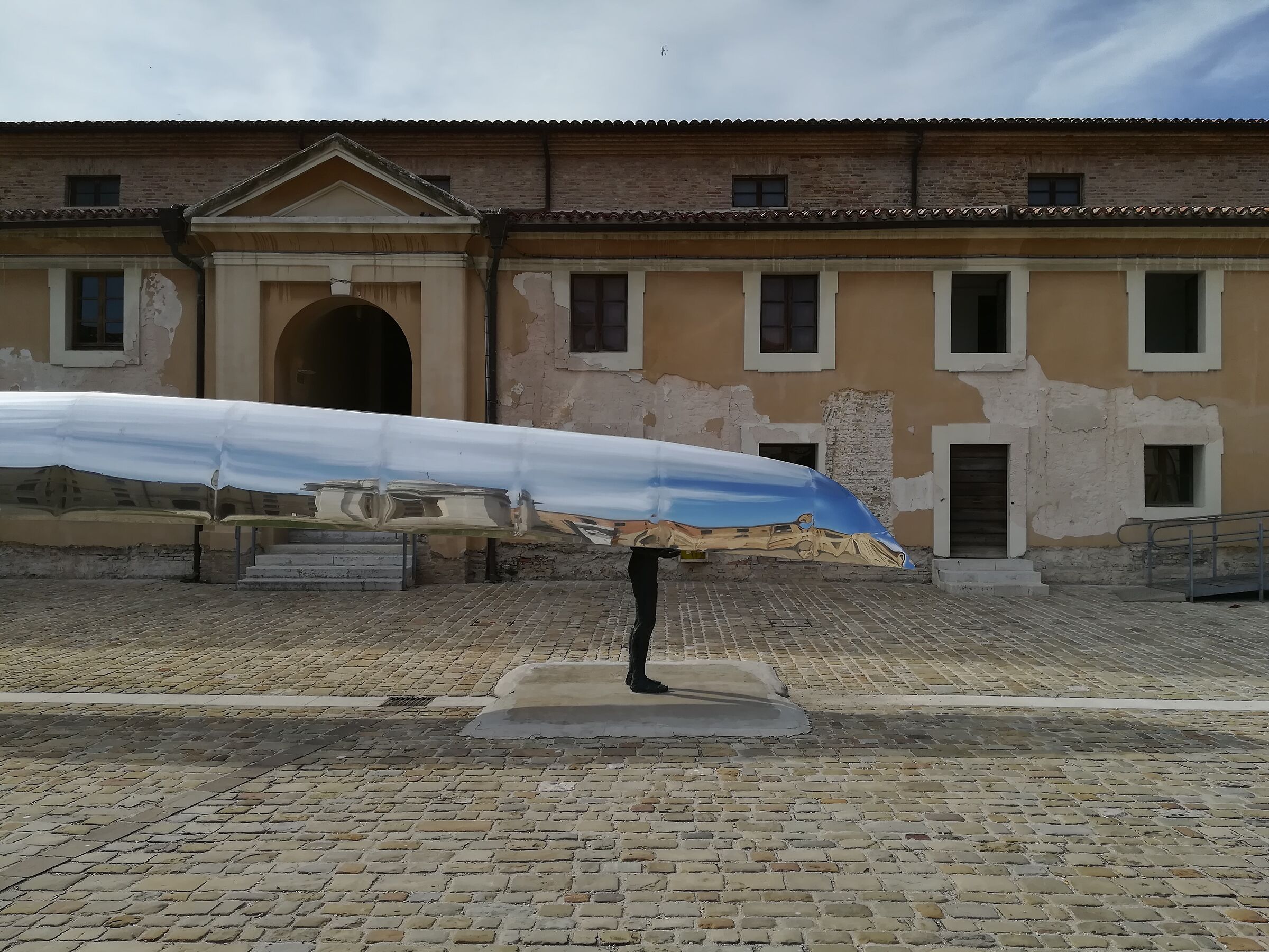 Il primo parapioggia