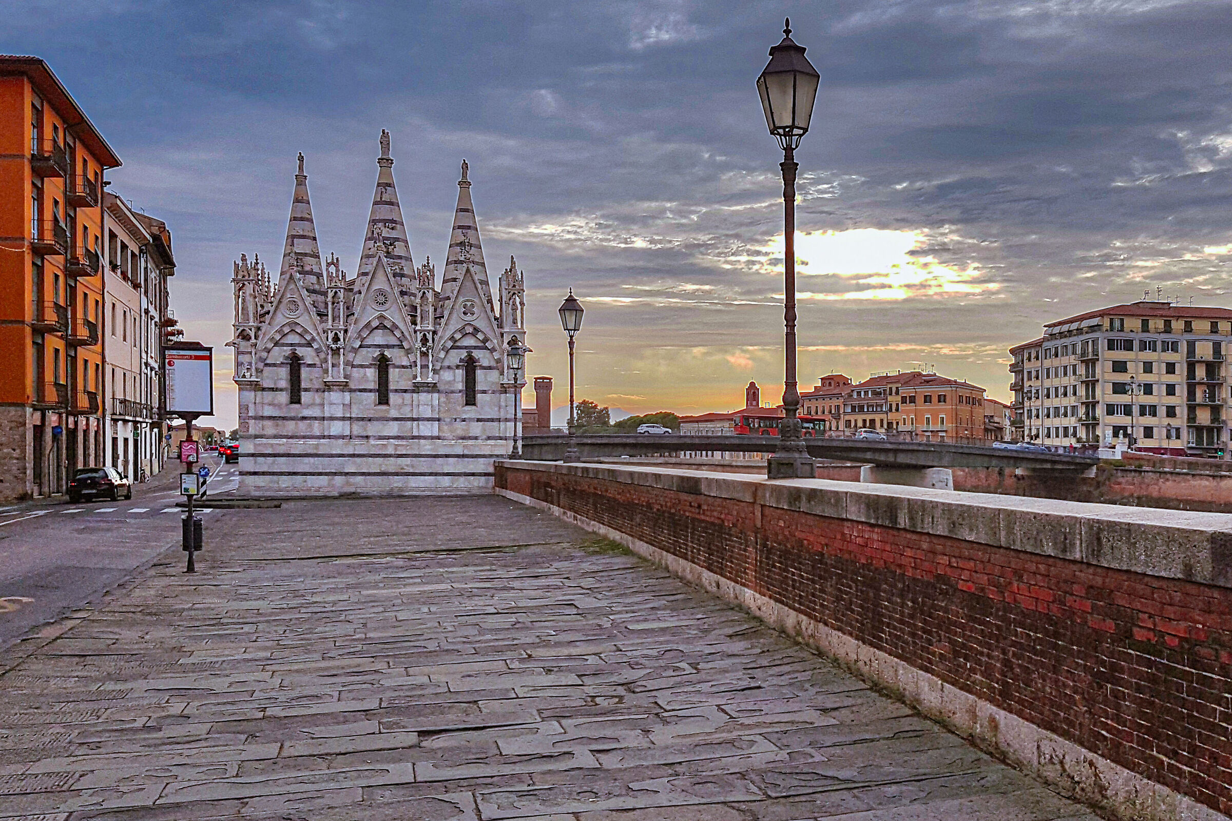 Santa Maria della Spina on the Lungarno - Pisa