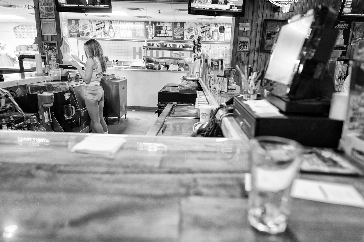 Hooters in Nashville