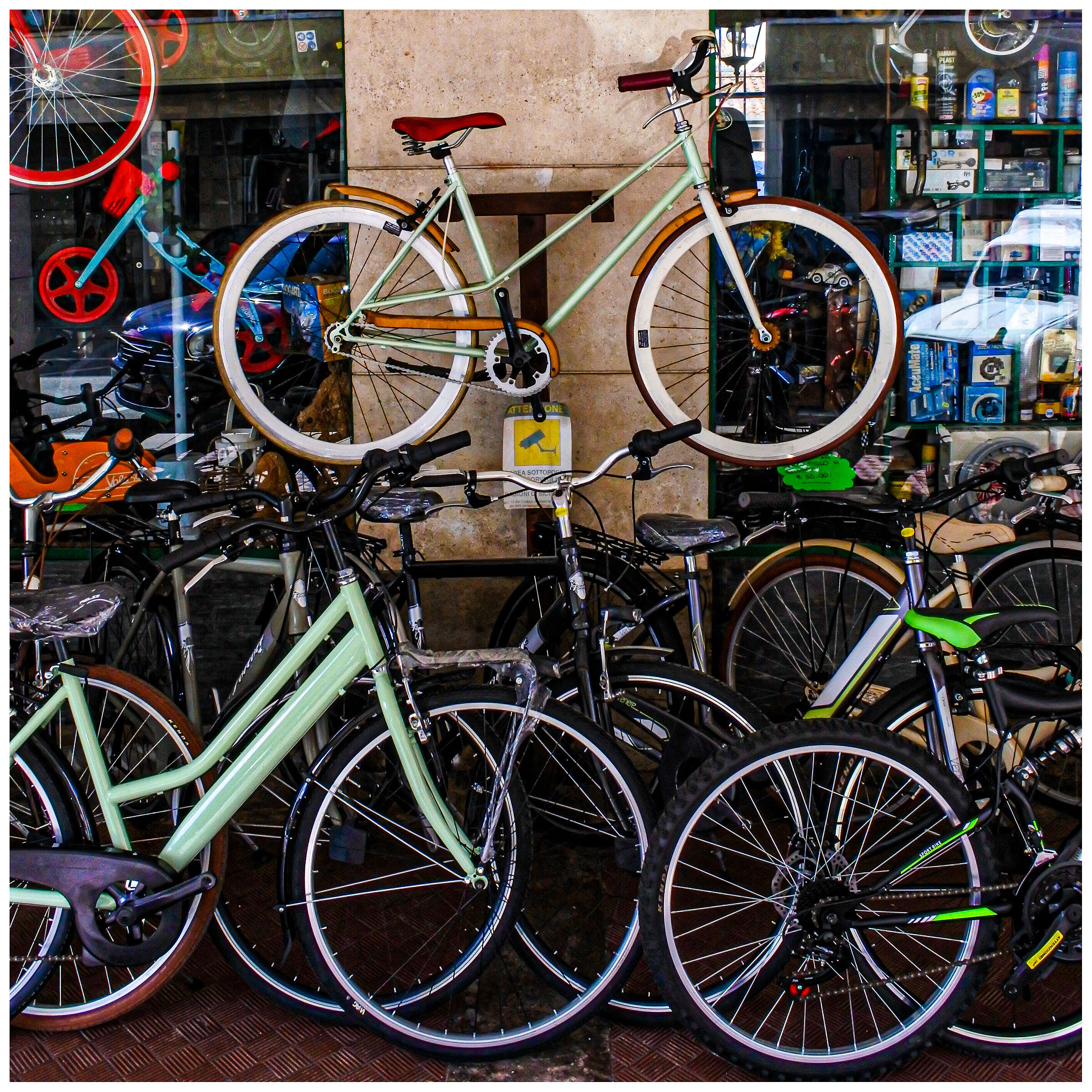 Wheels, spokes, saddles and handlebars