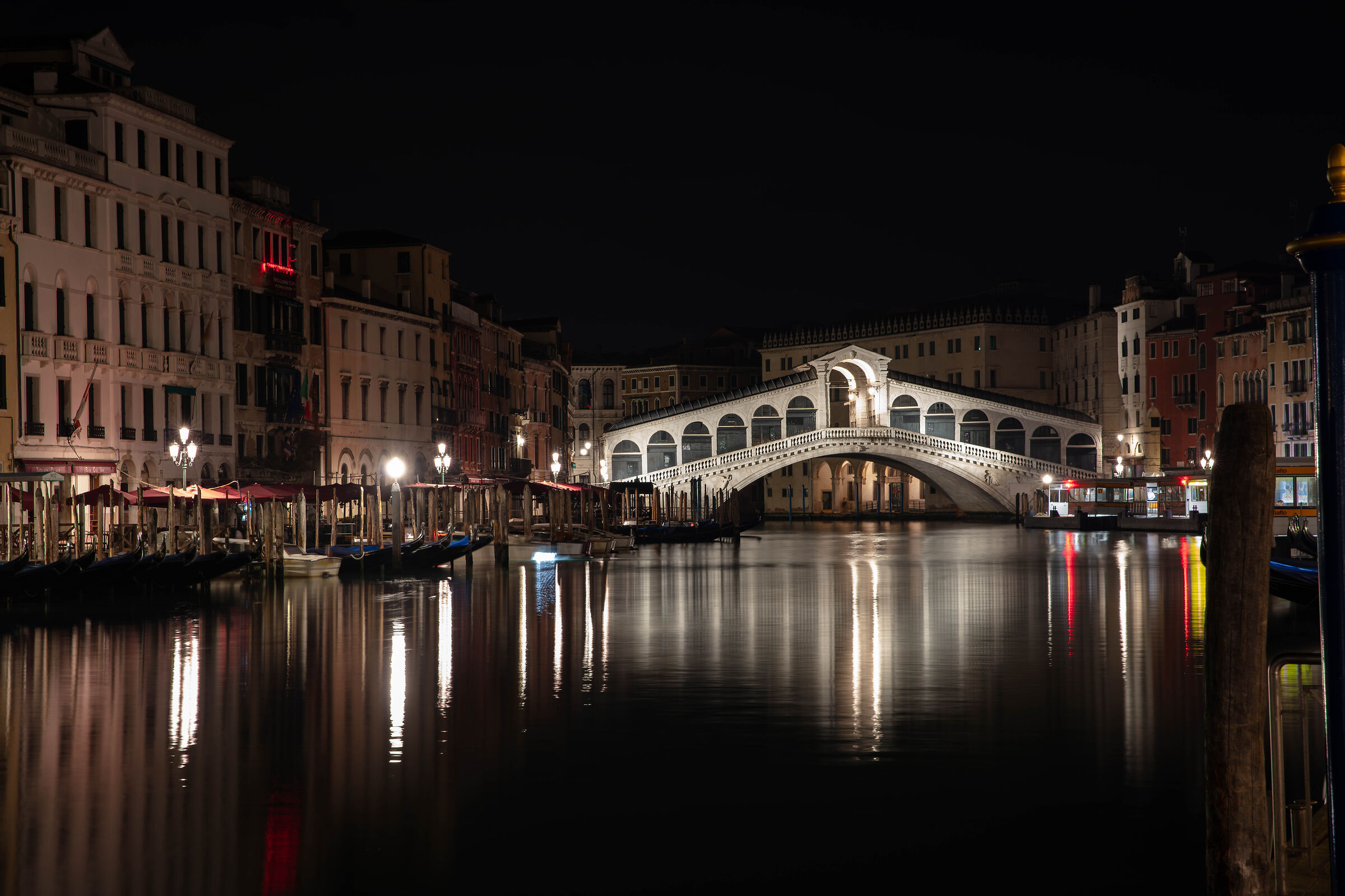 The iconic bridge