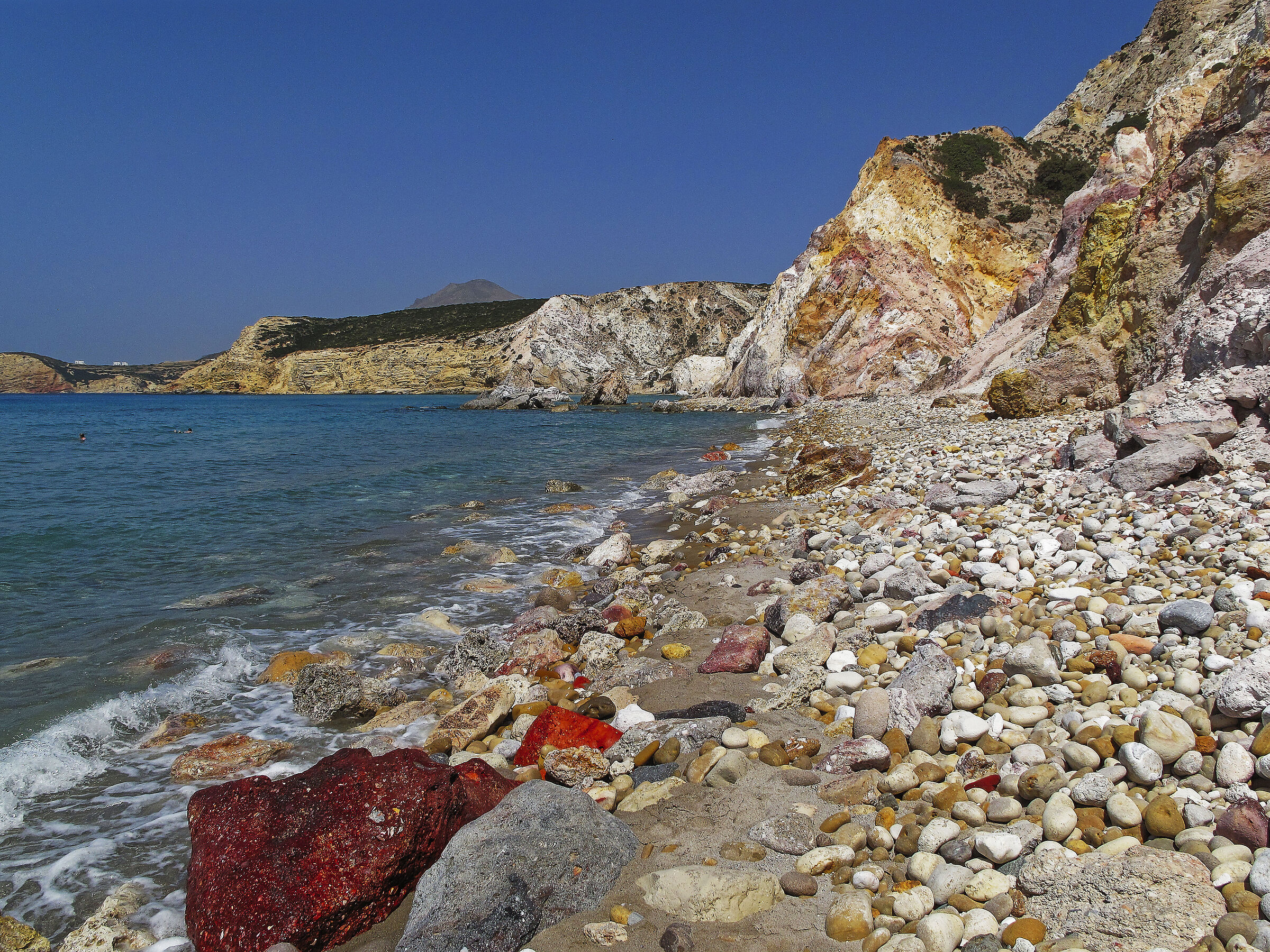 Milos l'isola dei colori