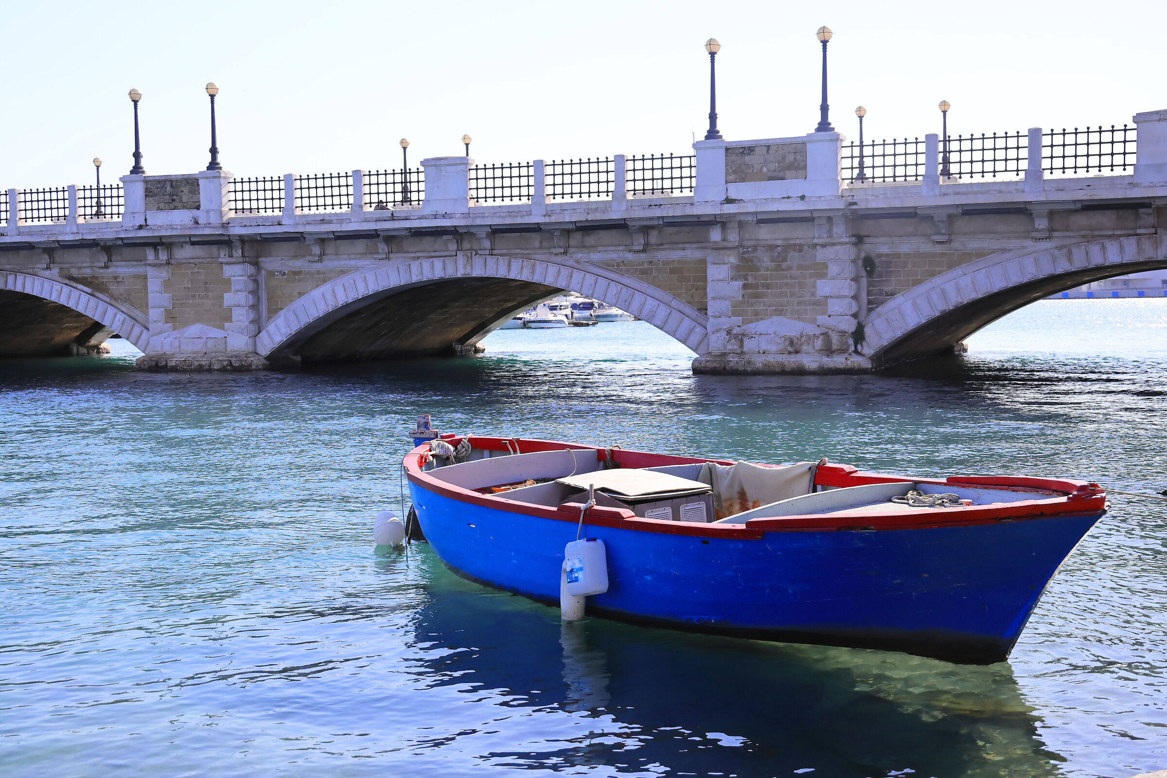 Taranto : Stone bridge