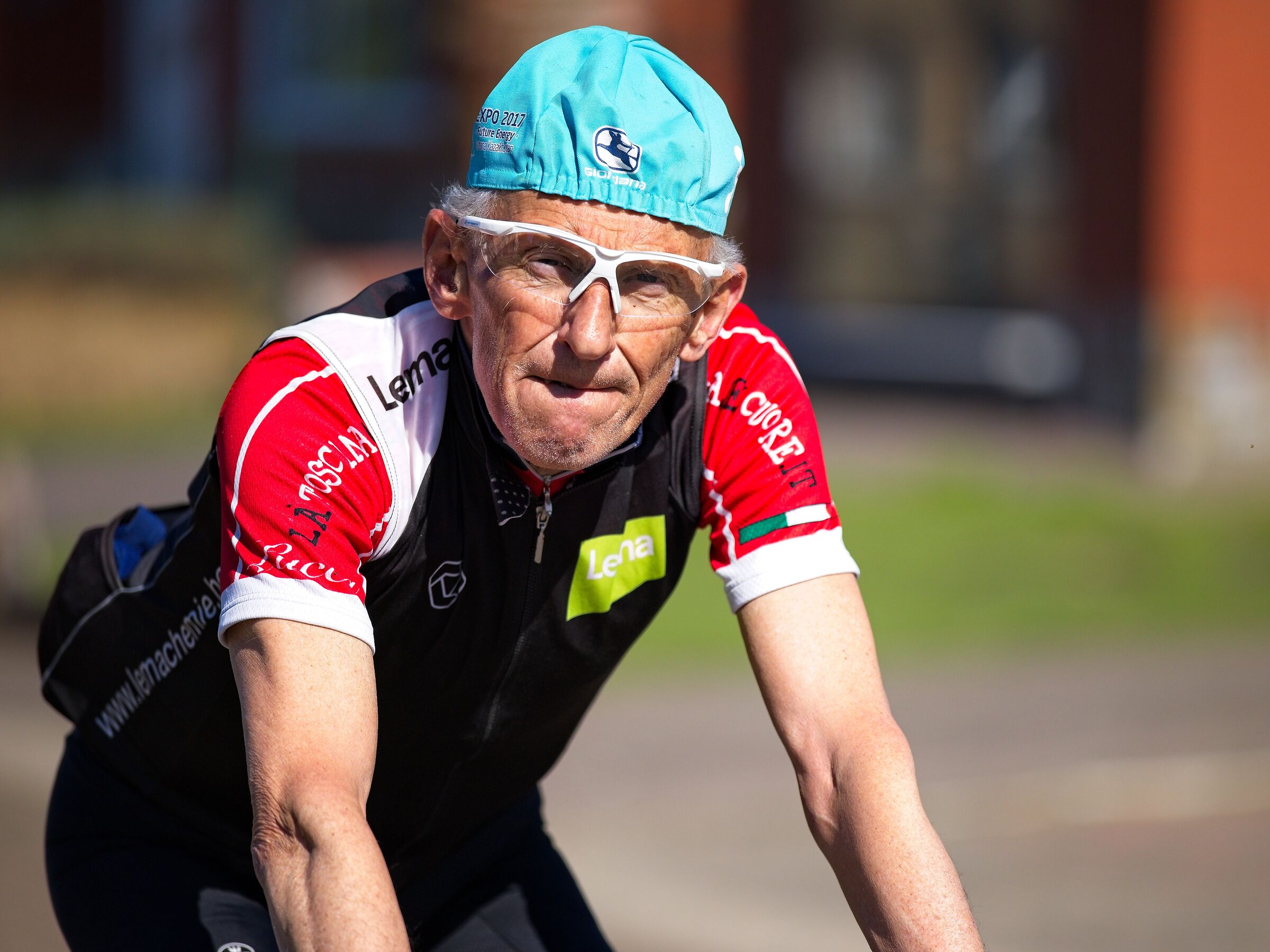Old cyclist
