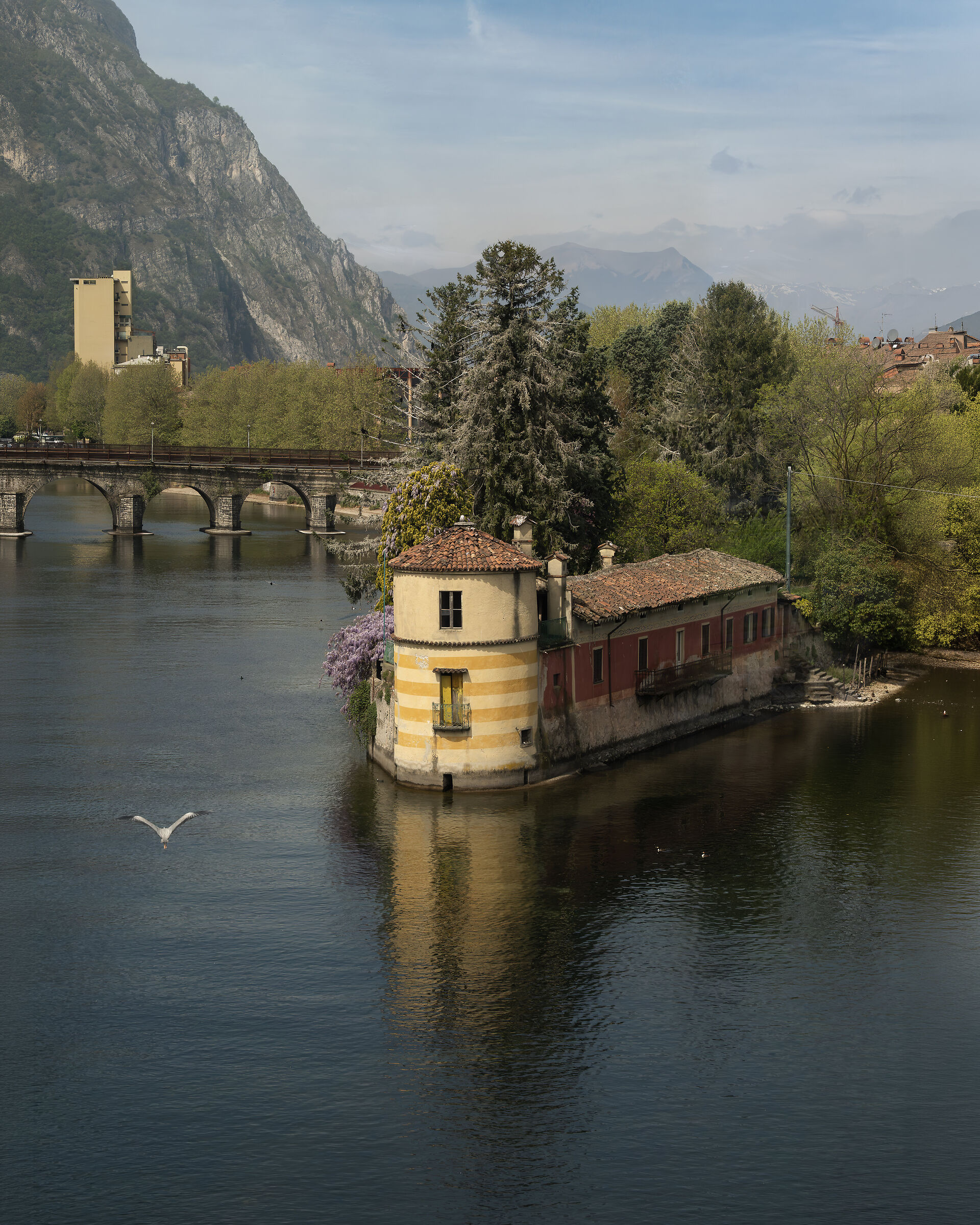 Isola Viscontea, Lecco