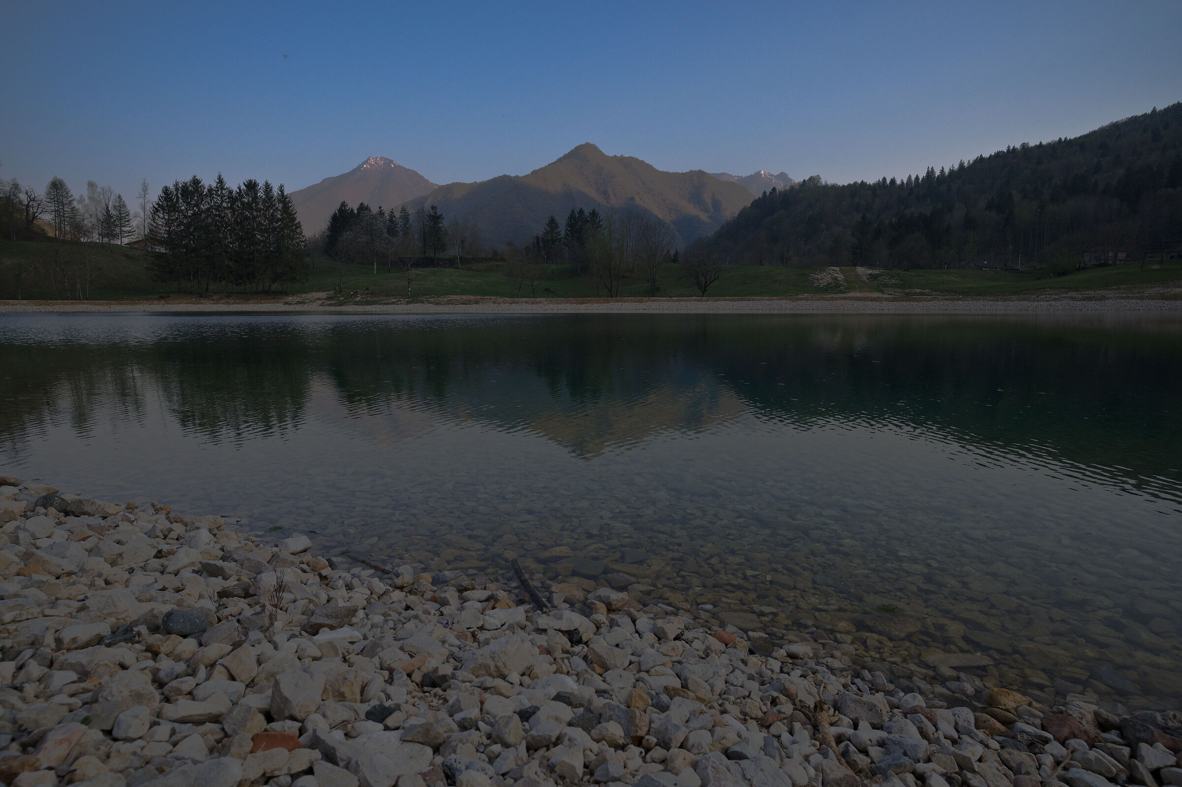Laghi (vi)