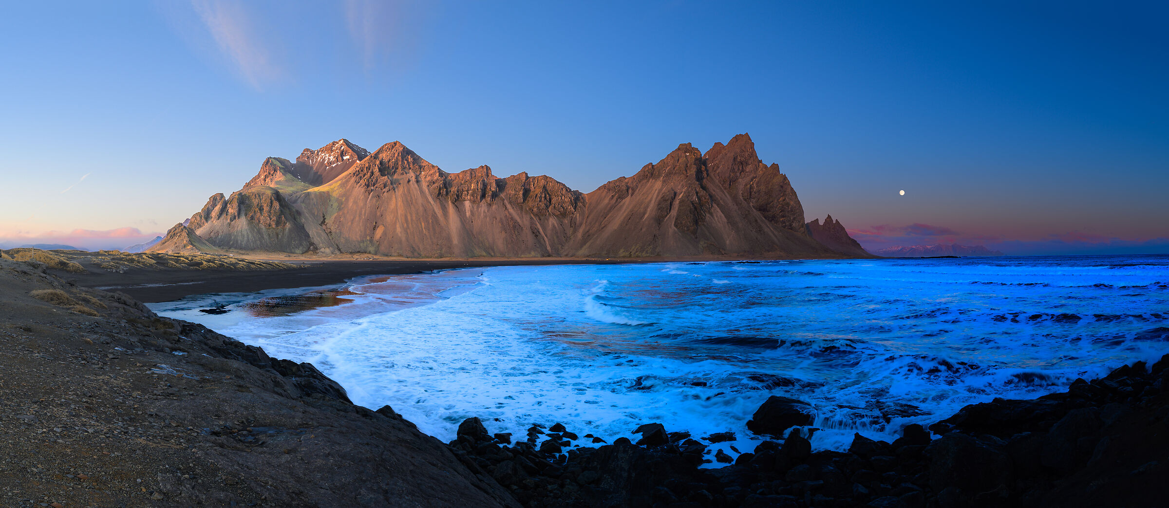 Vestrahorn on late December .. no snow