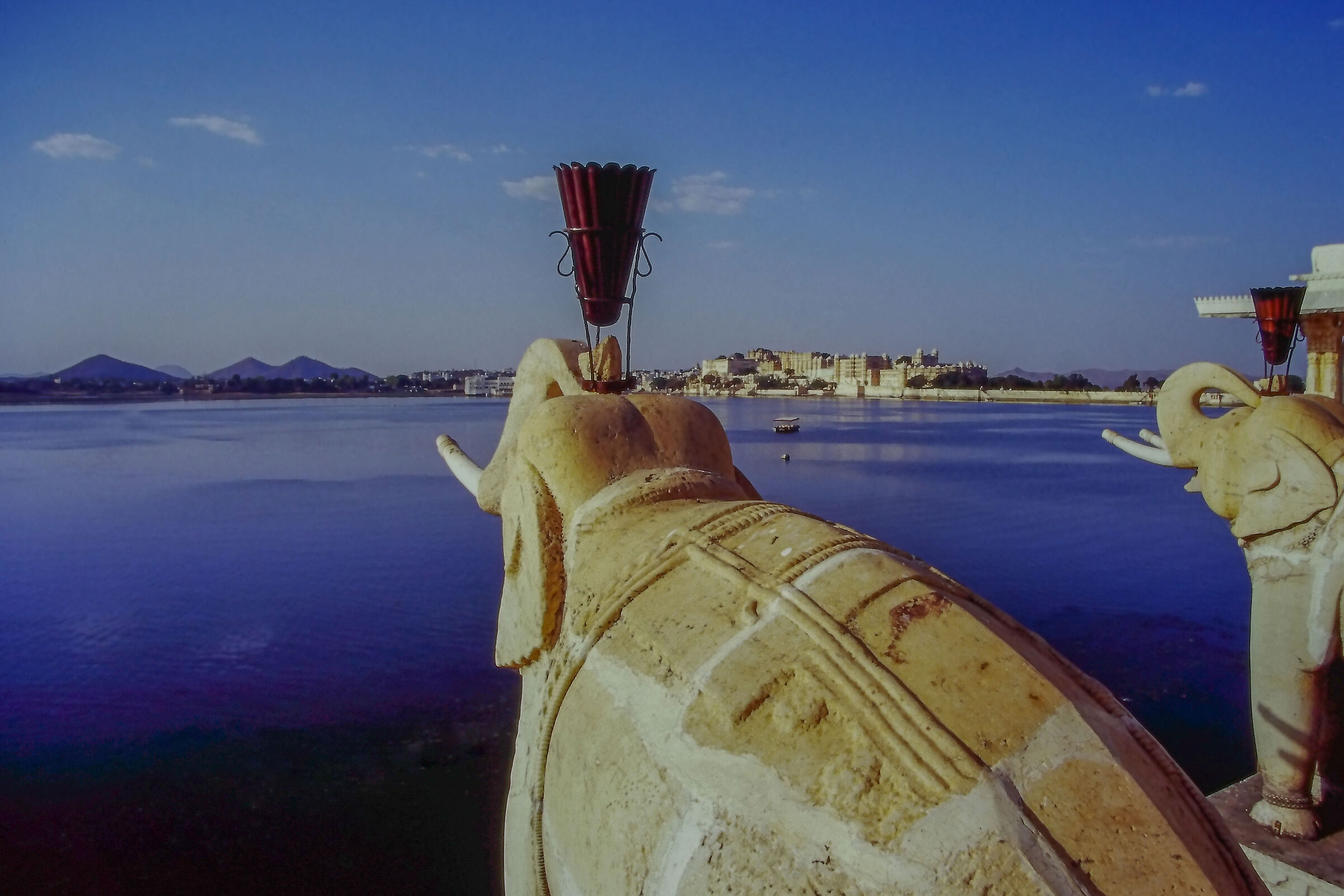 View on Pichola lake and the city of Udaipur