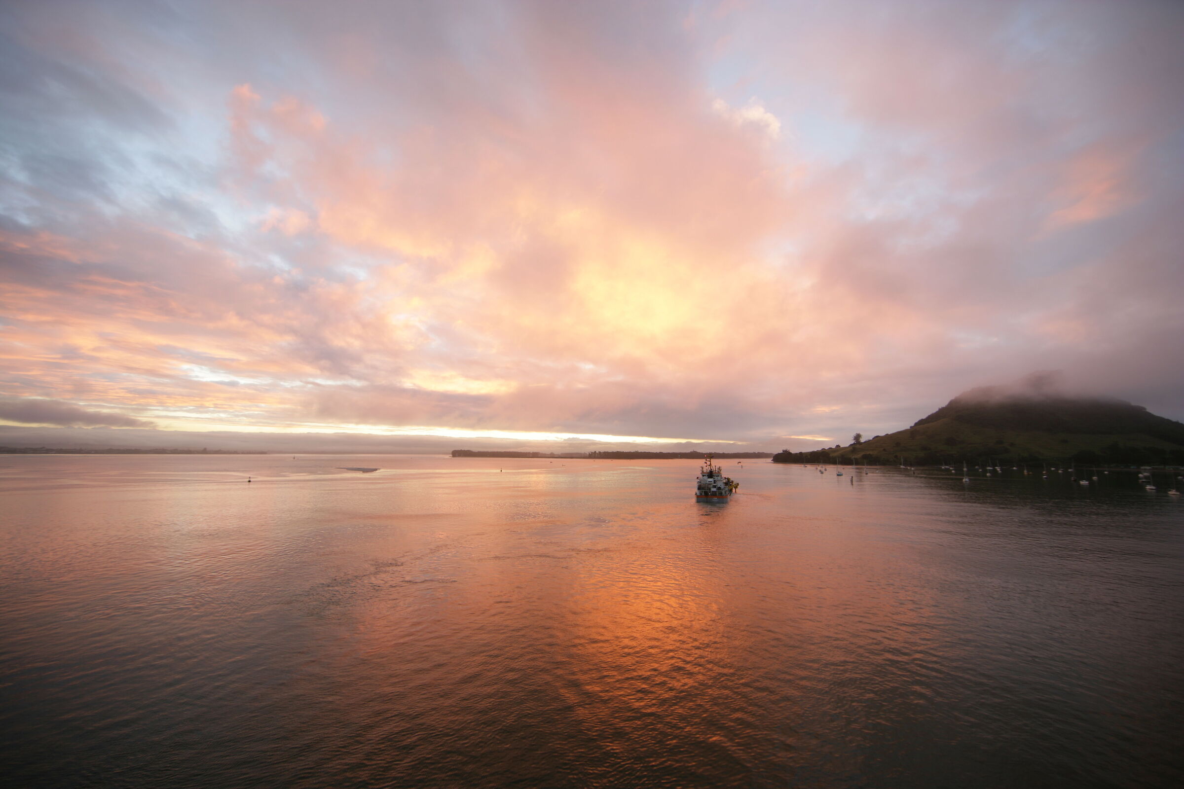 Porto di Tauranga al tramonto