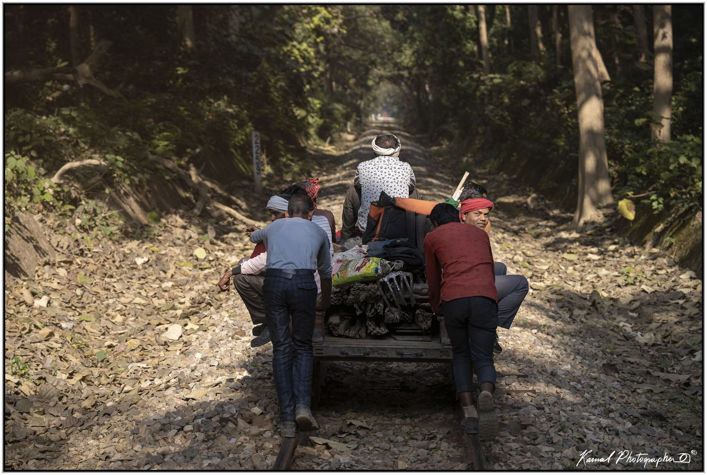 Alternative transport on railway tracks