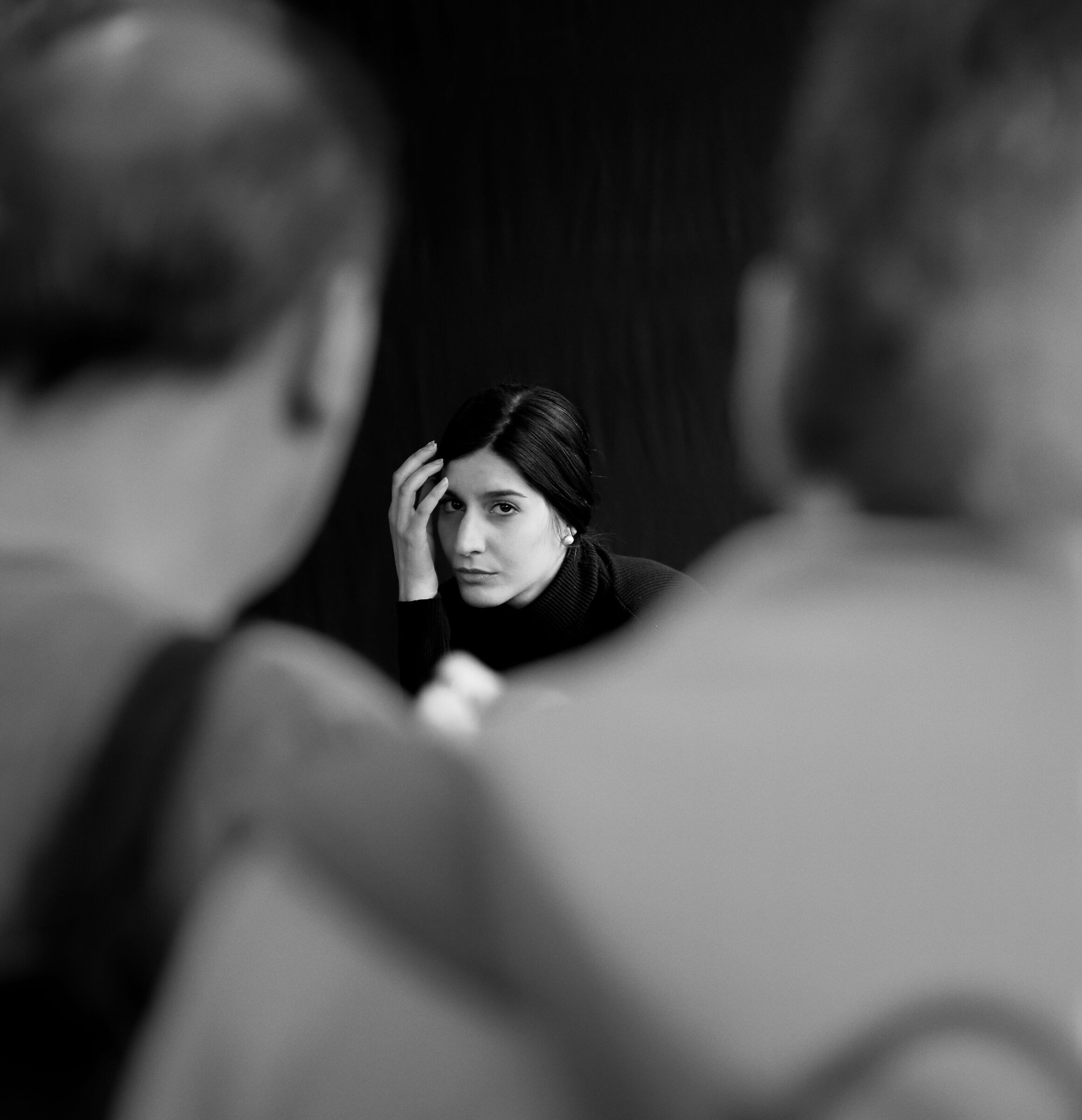 Oppressa tra la folla (di fotografi)