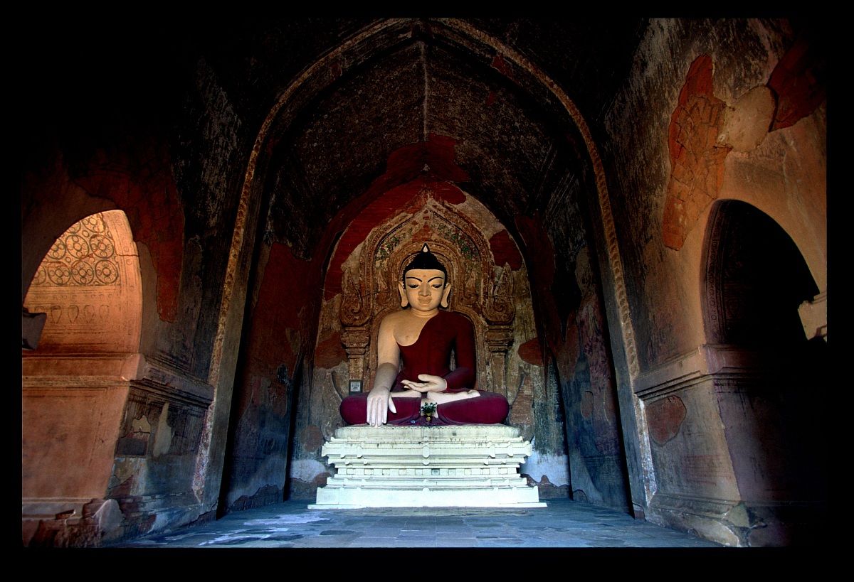 Laos-Temple in the cave