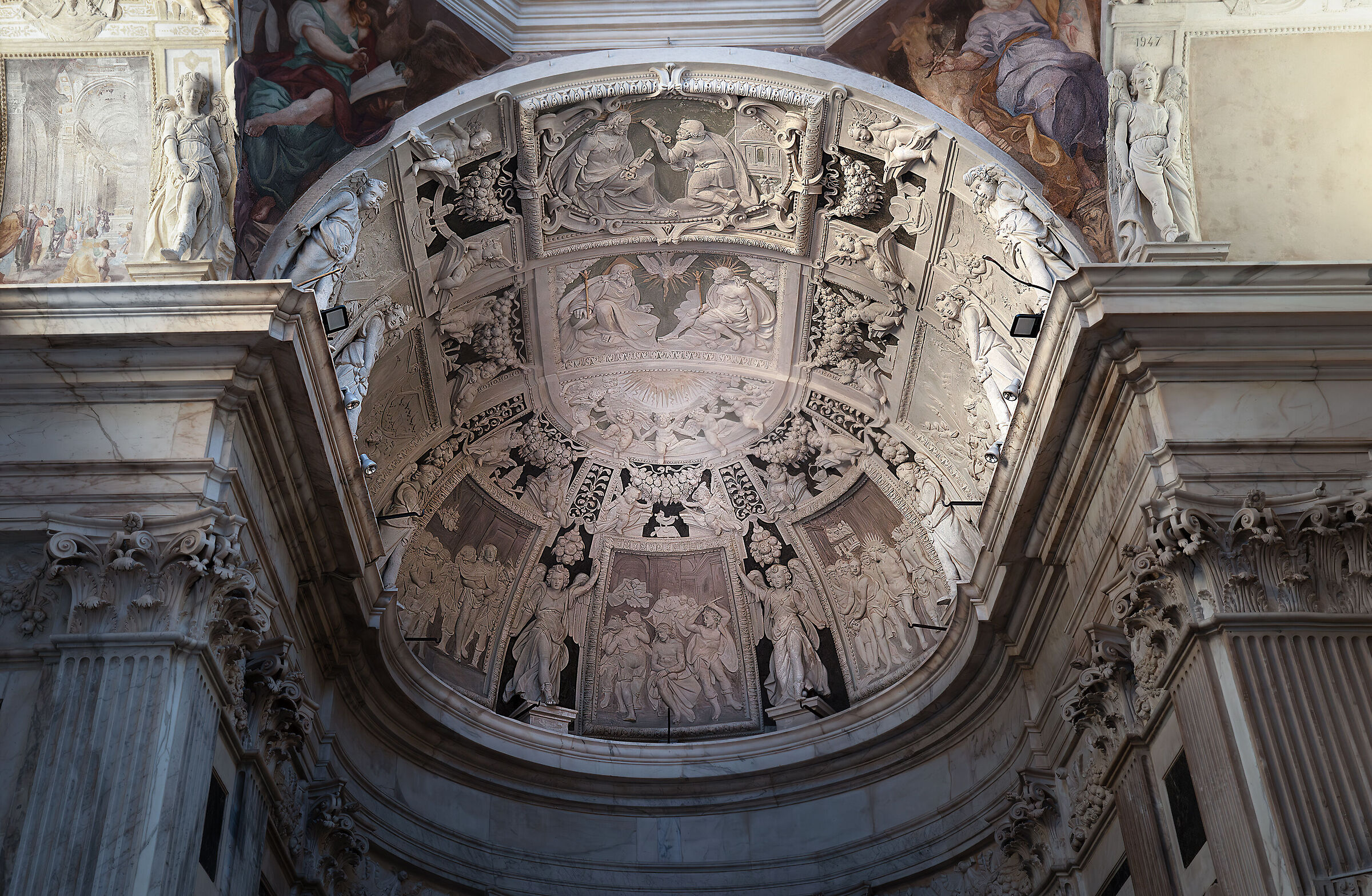 St. Peter in Banchi - Detail of the vault of the apse