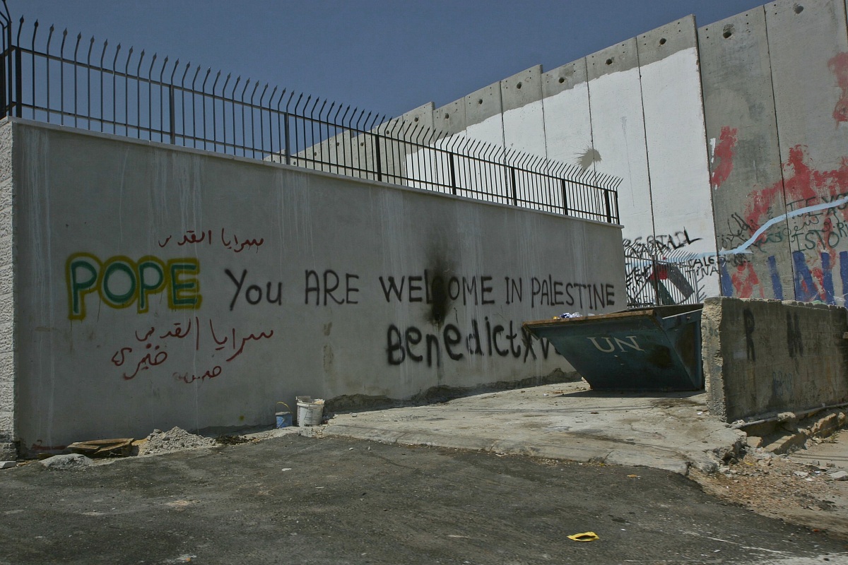 Pope you are welcome in Palestina