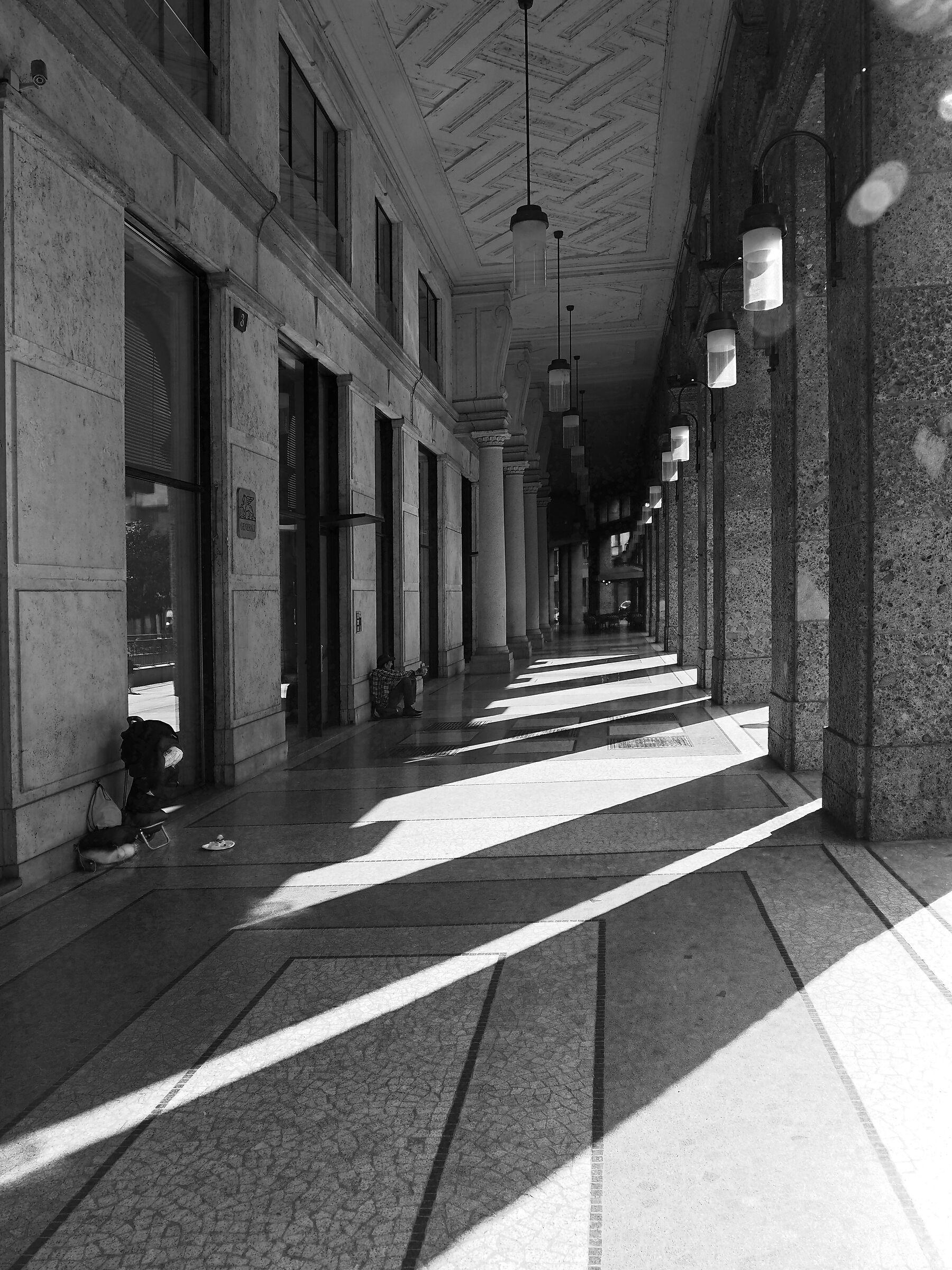 vivere nell'ombra