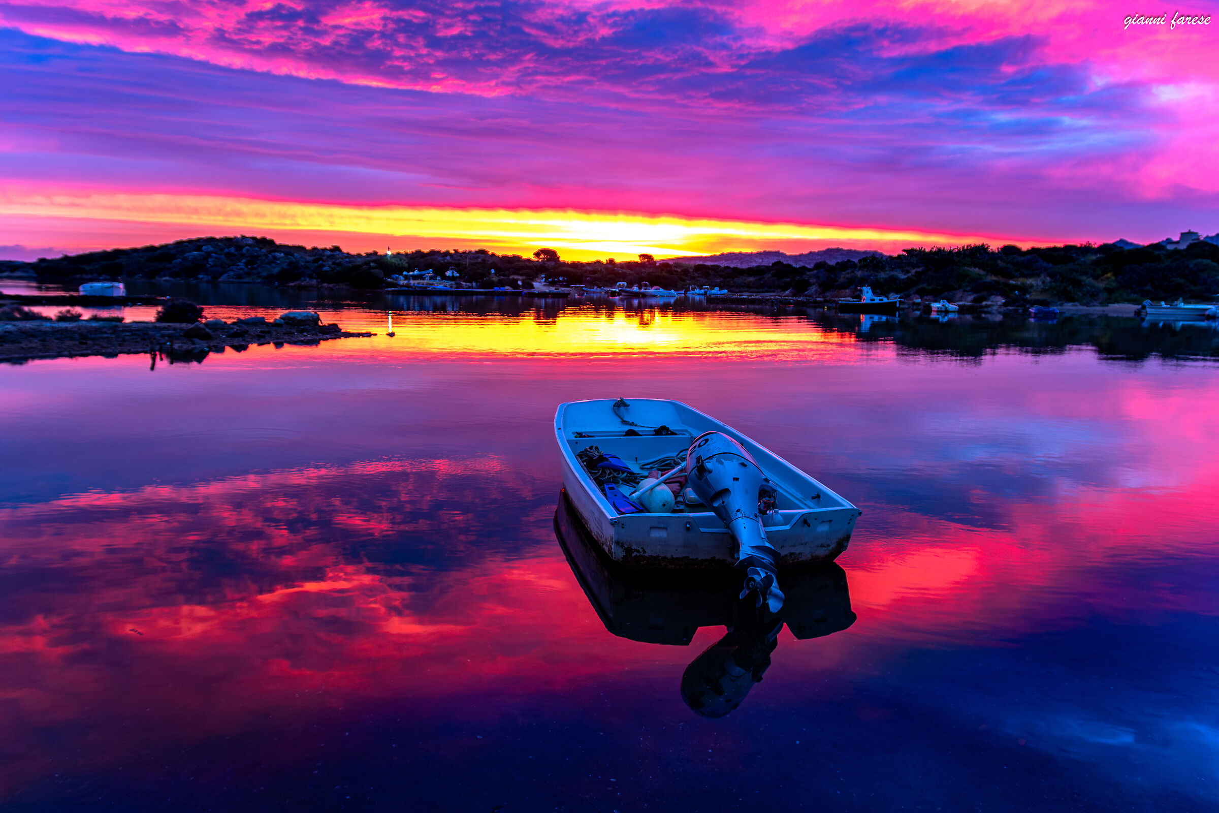 The night ends and the island wakes up