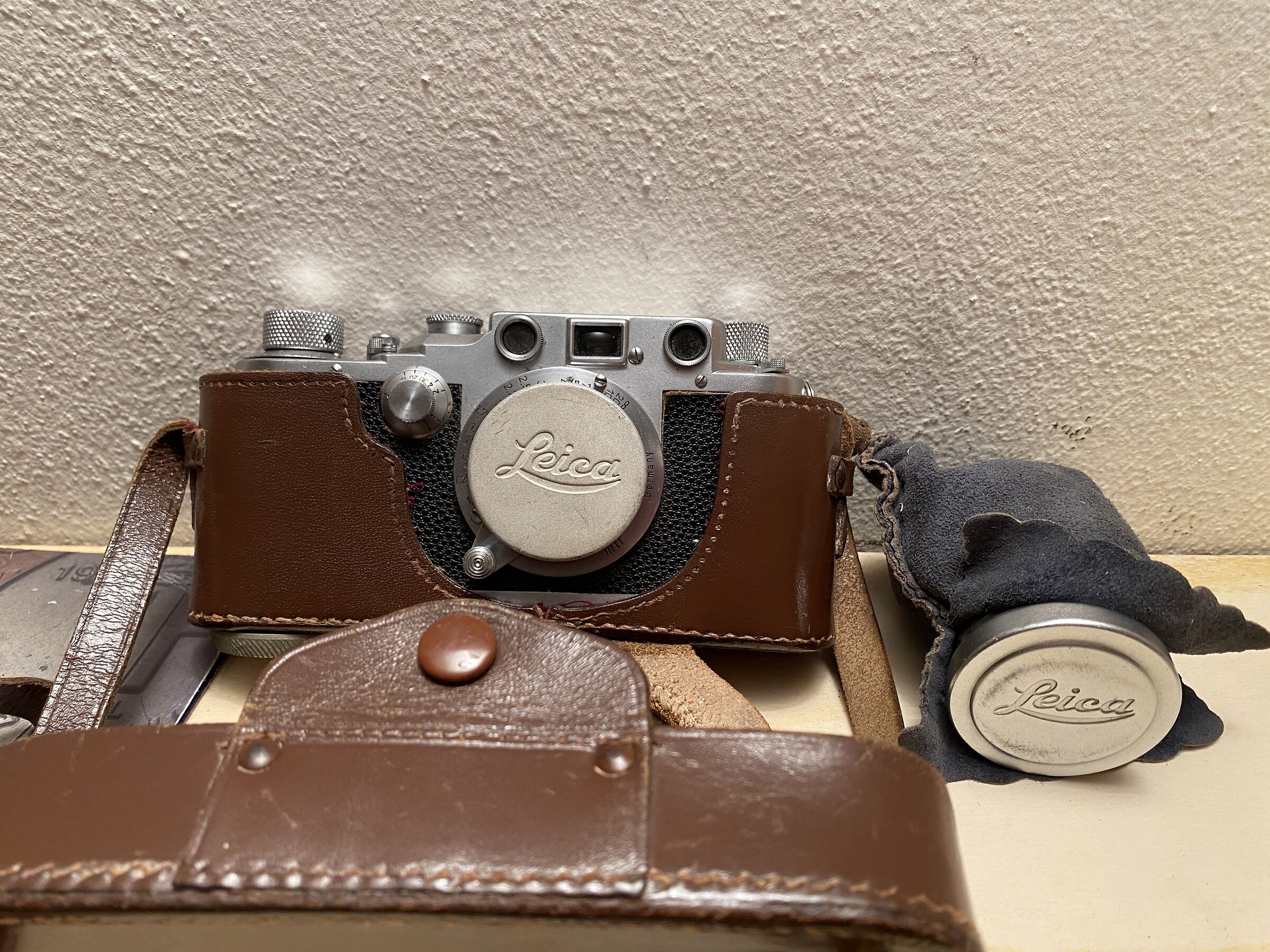 Leica II-front con astuccio