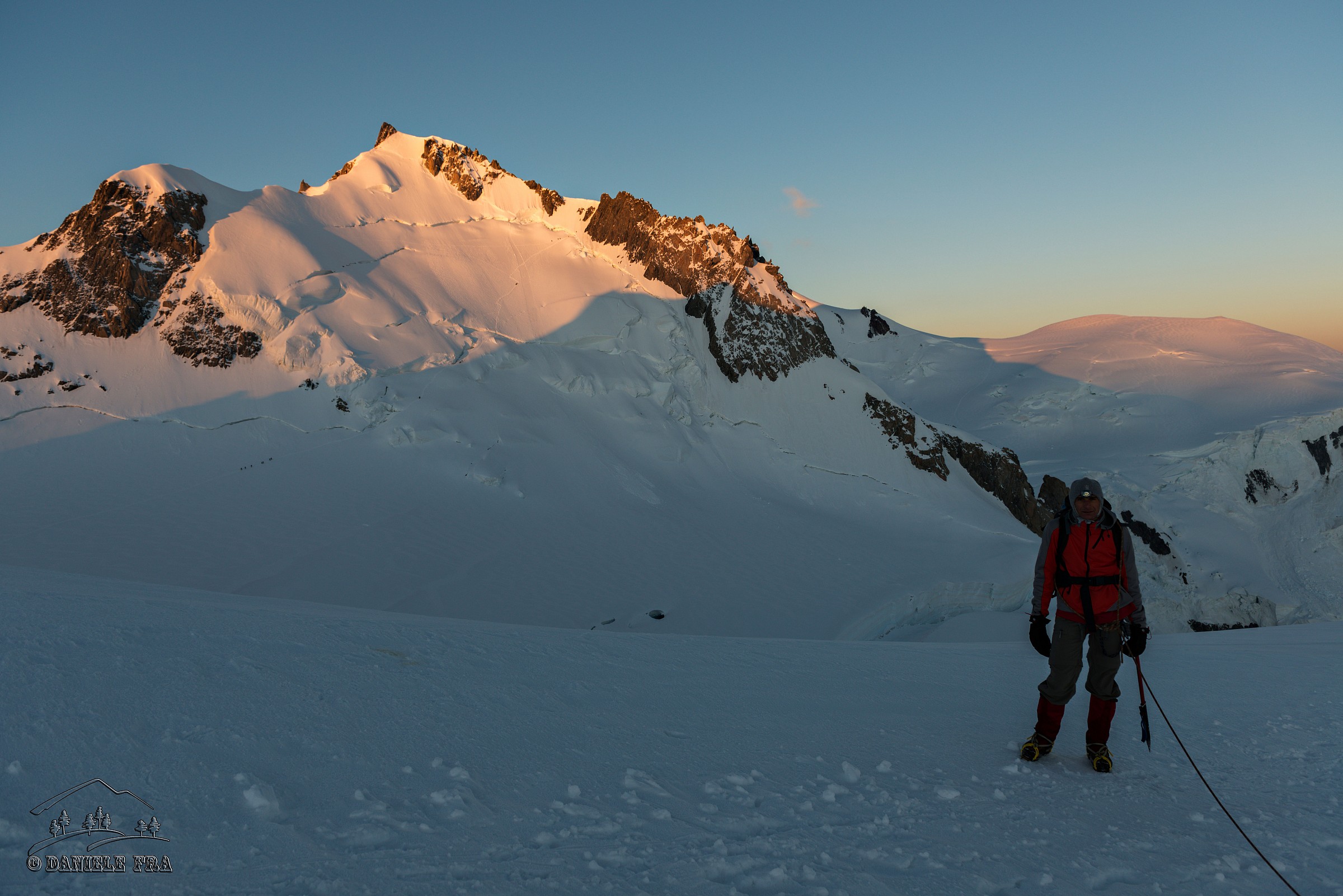 Sunrise on the summit of Mont Blanc du Tacul
