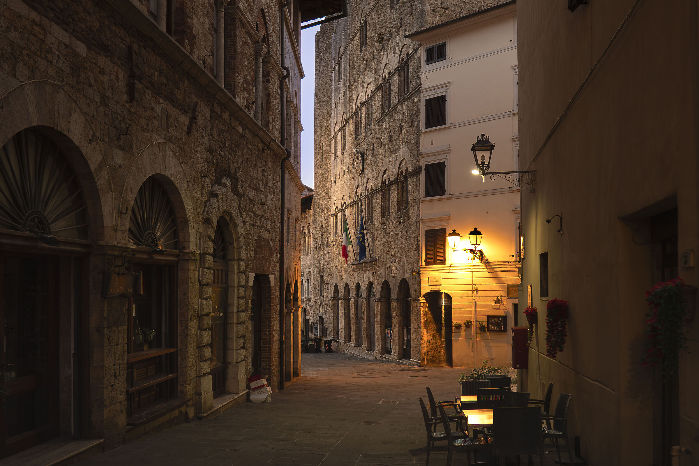 ......ed è subito sera - Massa Marittima