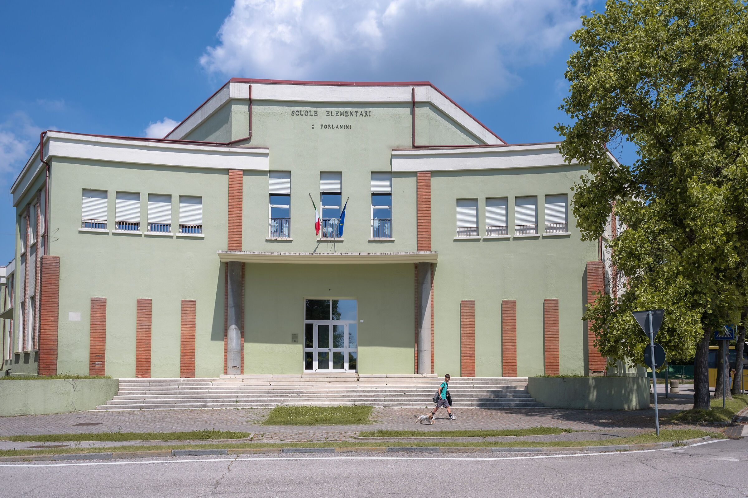 Tresigallo school