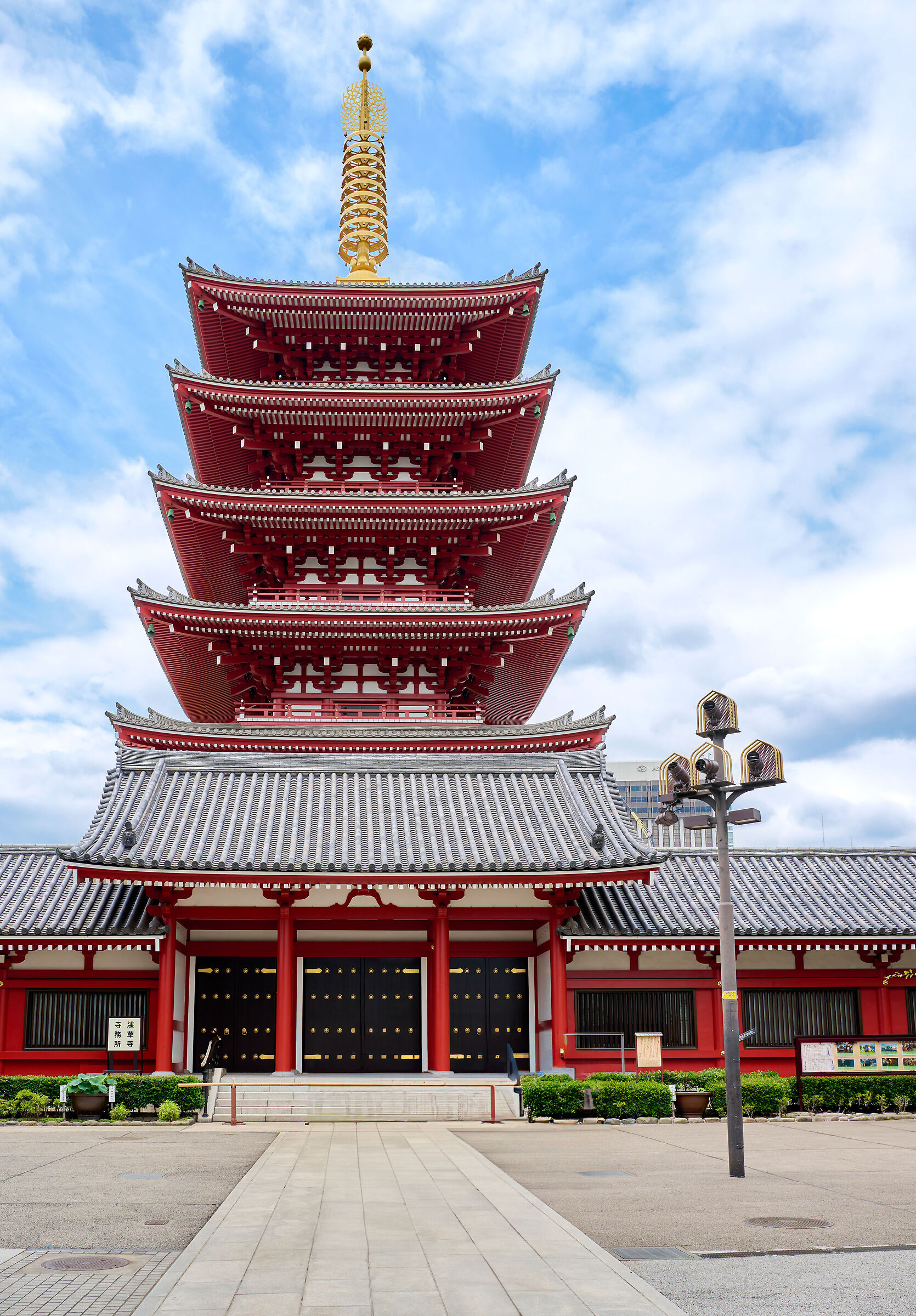 ASAKUSA SENSO-JI TEMPLE