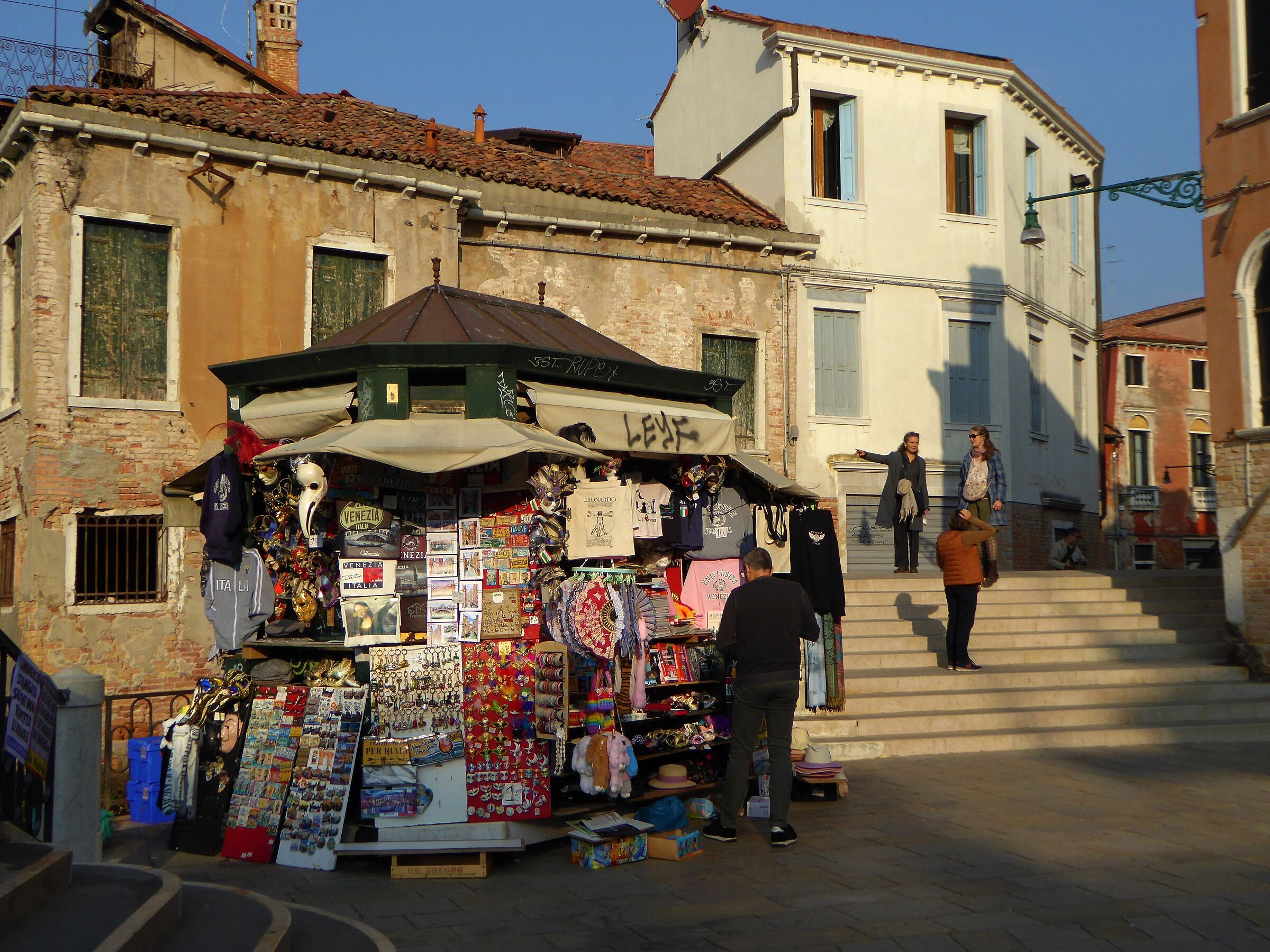 Souvenirs San Pantalon Venezia